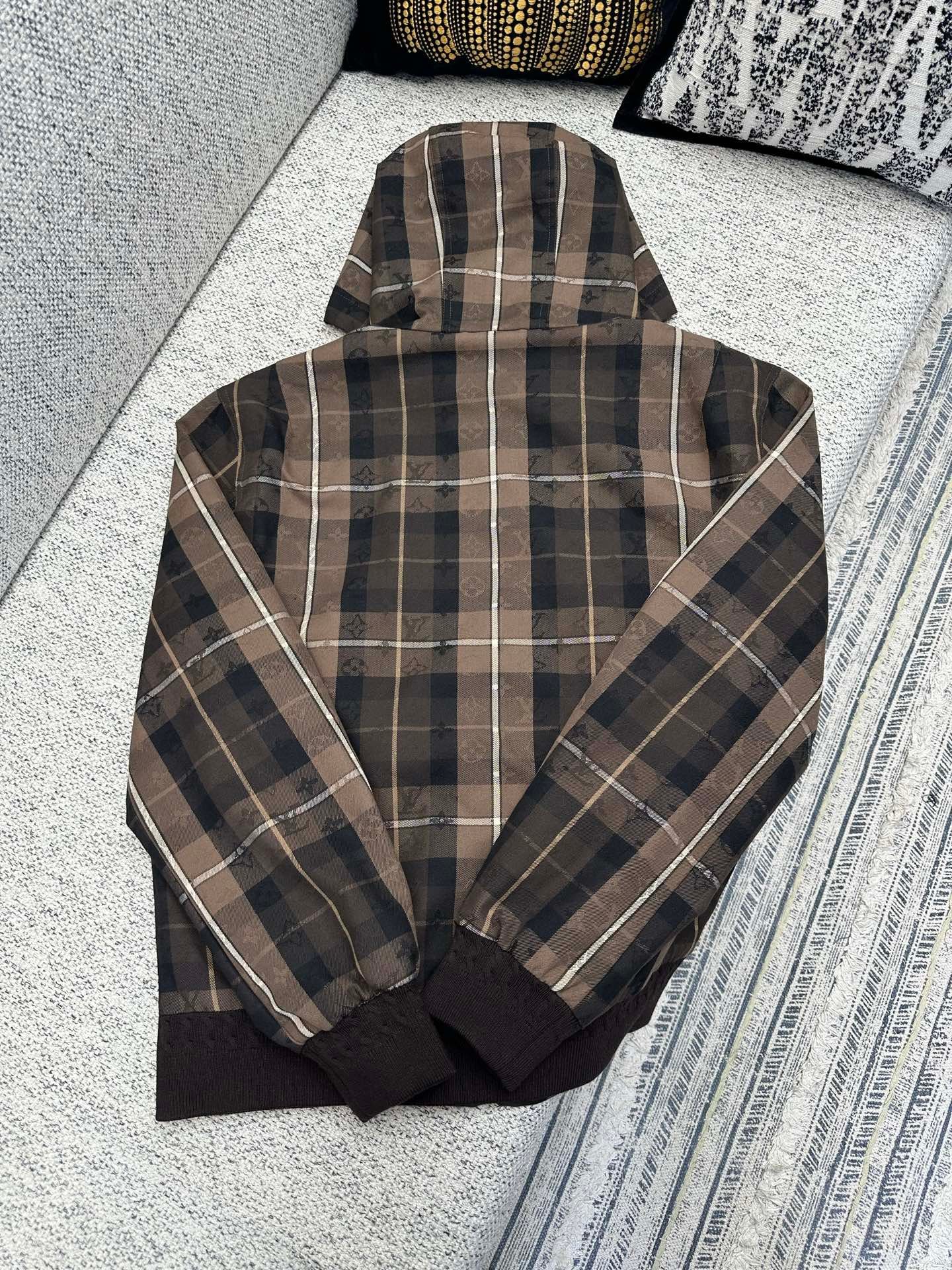 LV Hooded Blouson 112408 - Image 3