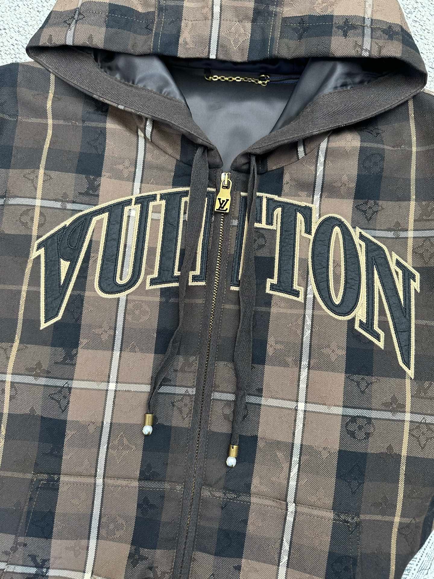 LV Hooded Blouson 112408 - Image 4