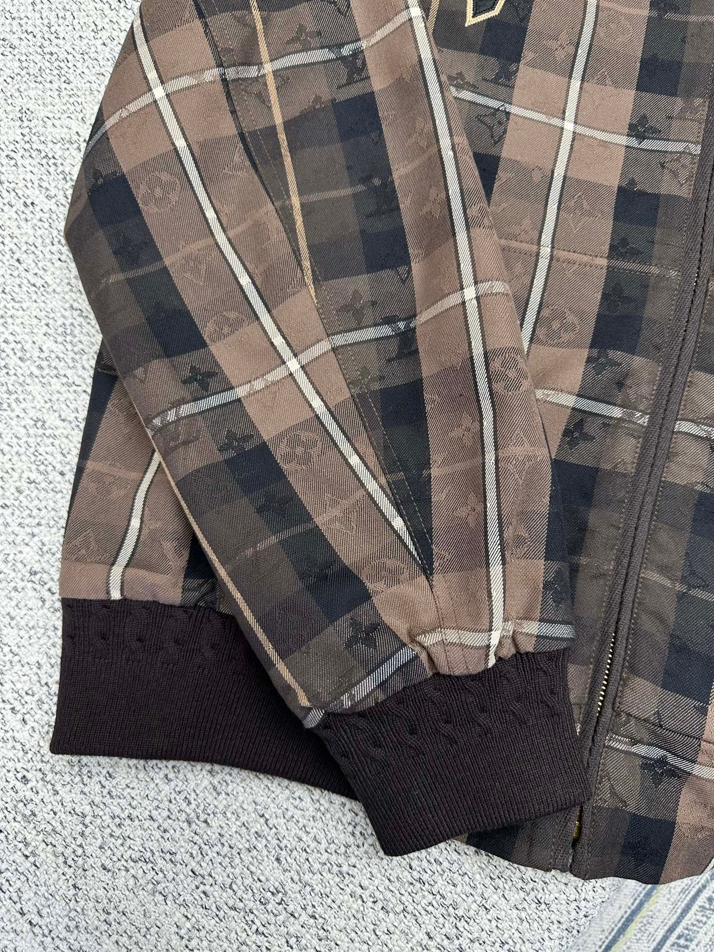 LV Hooded Blouson 112408 - Image 5