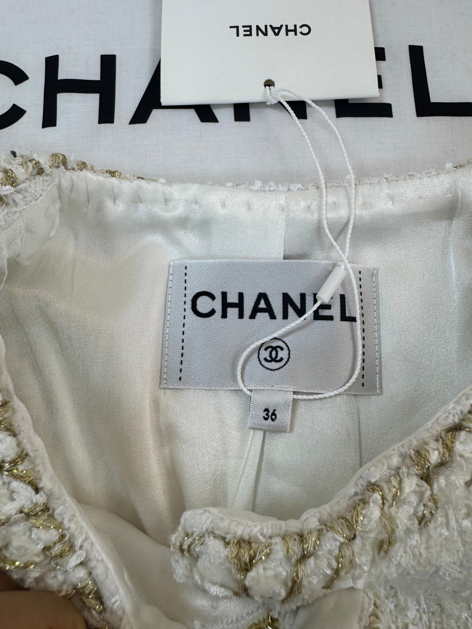 Chanel tweed short coat D112503 - Image 5