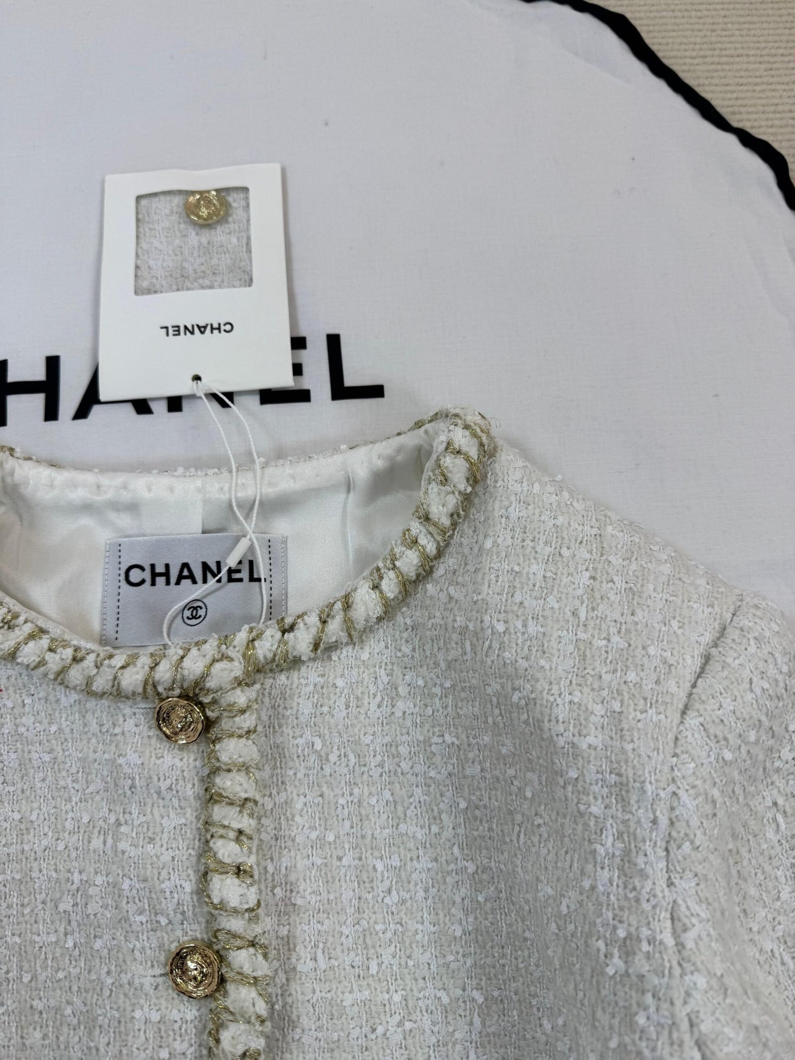 Chanel tweed short coat D112503 - Image 6