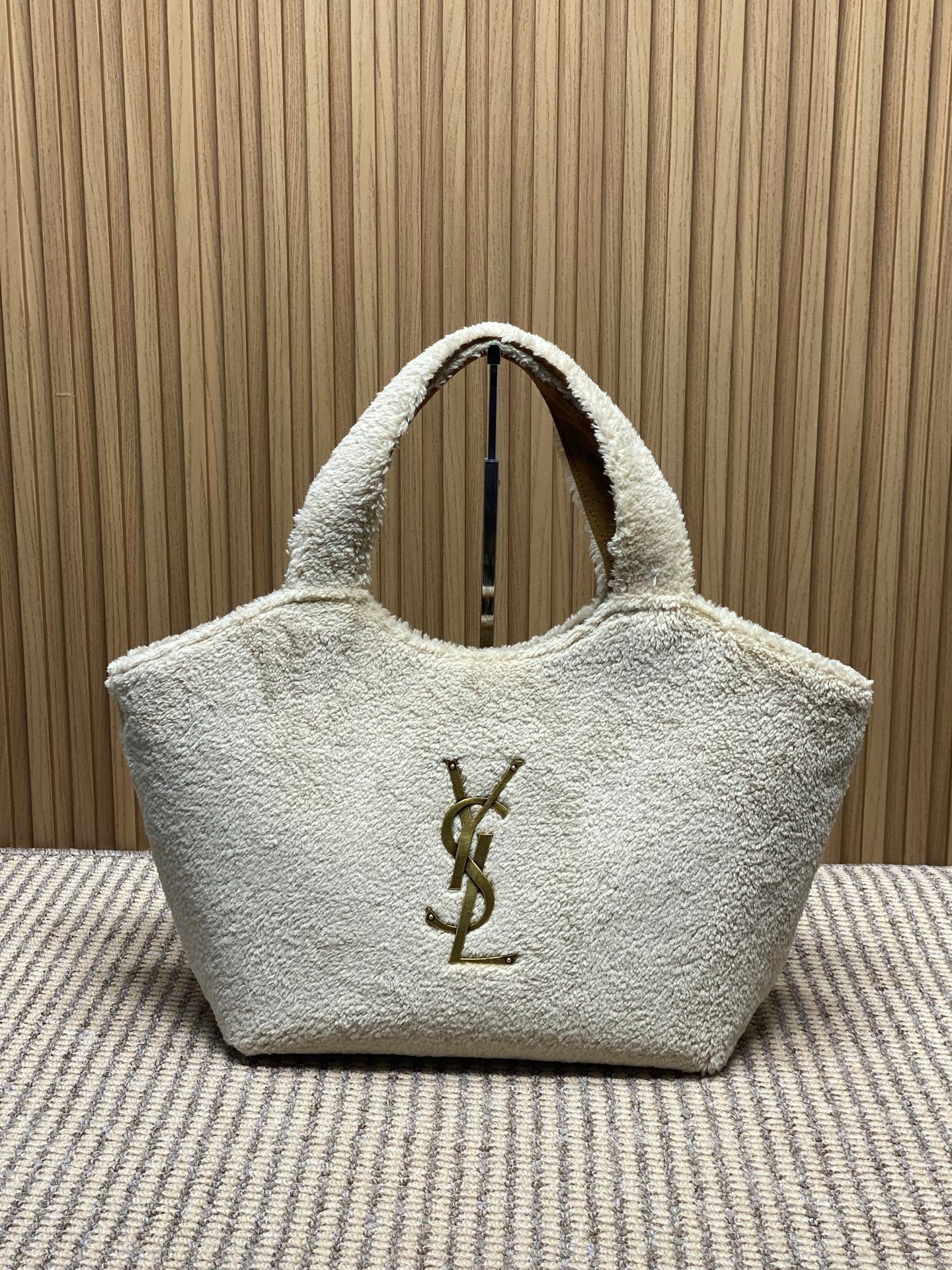 Saint Laurent Icare Maxi Shopping Bag L112604