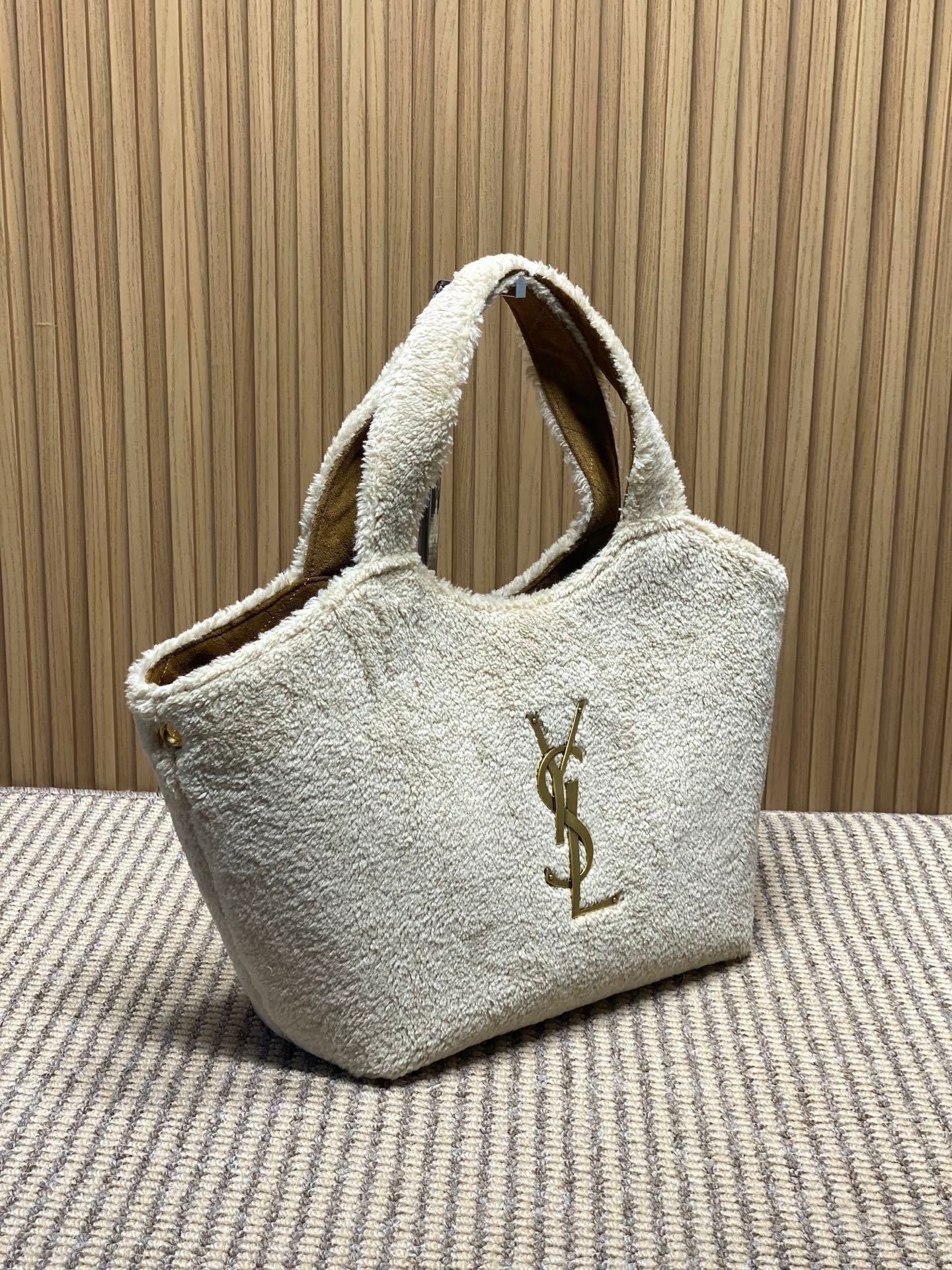 Saint Laurent Icare Maxi Shopping Bag L112604 - Image 3