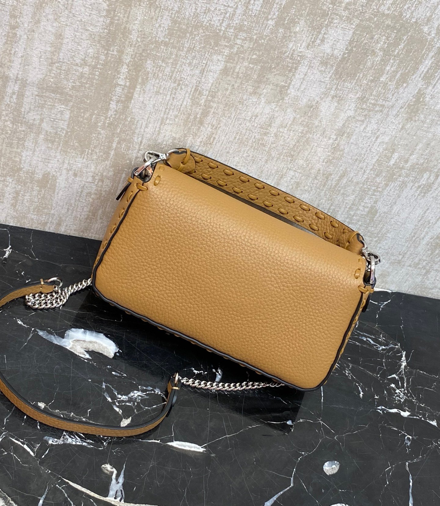 Fendi Baguette mini handbag L112701 - Image 3