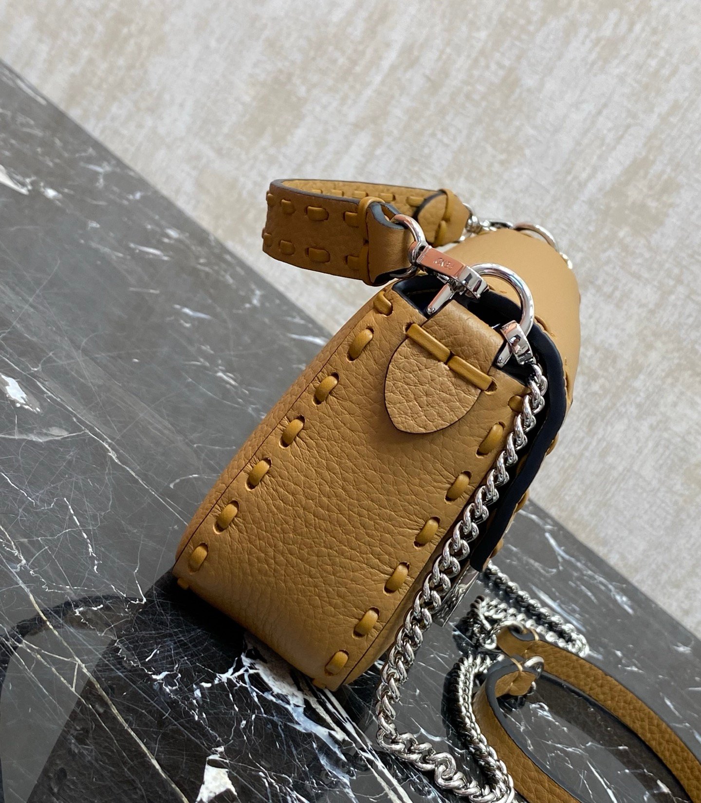 Fendi Baguette mini handbag L112701 - Image 4