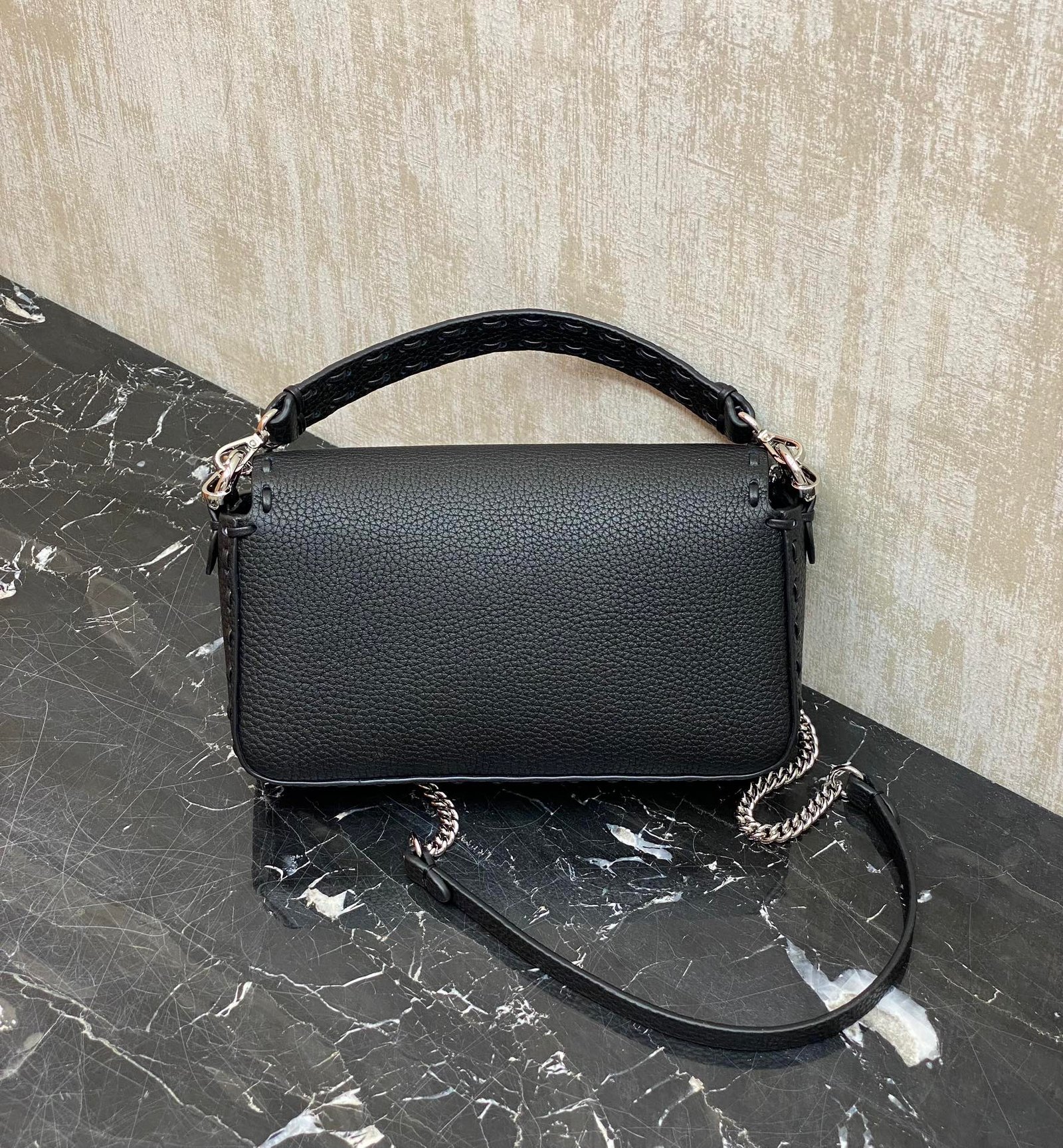 Fendi Baguette mini handbag L112701 - Image 6