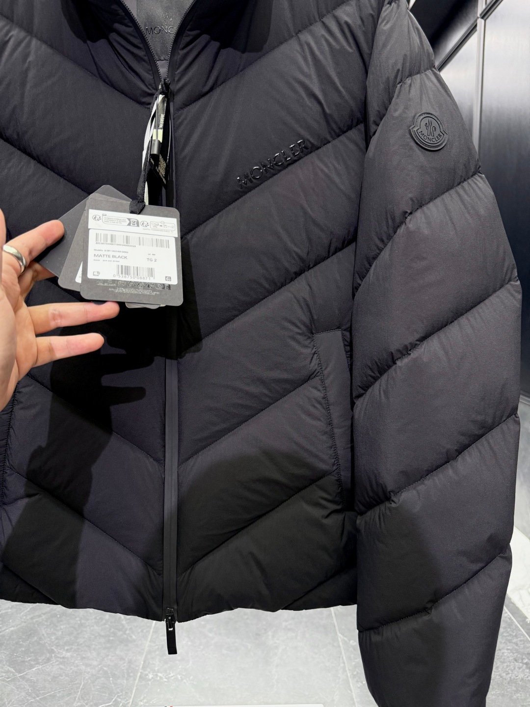 Moncler Grignan Diagonal-Quilted Short Down Jacket 112701 - Image 8