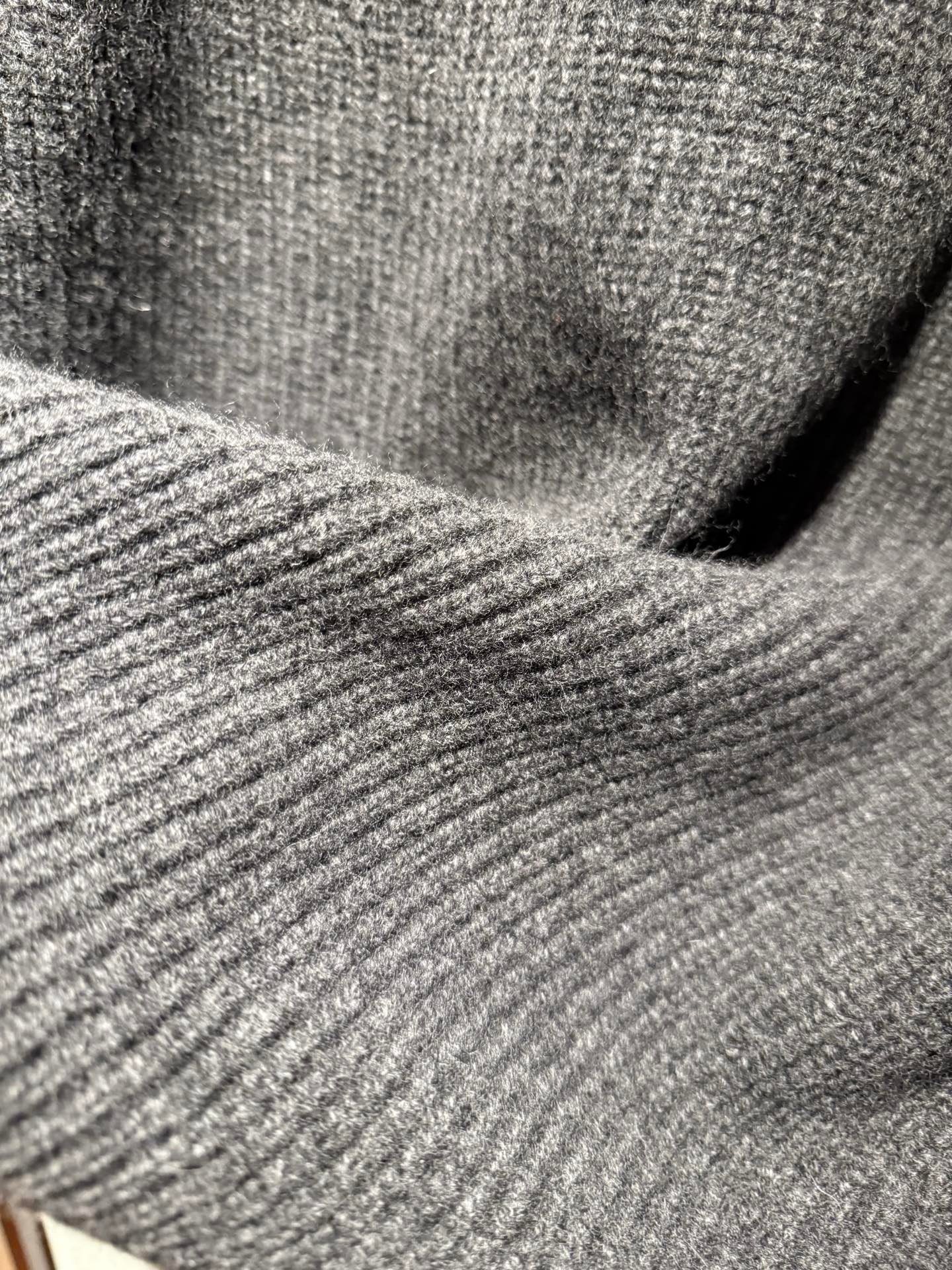 GUCCI sweater D112705 - Image 7