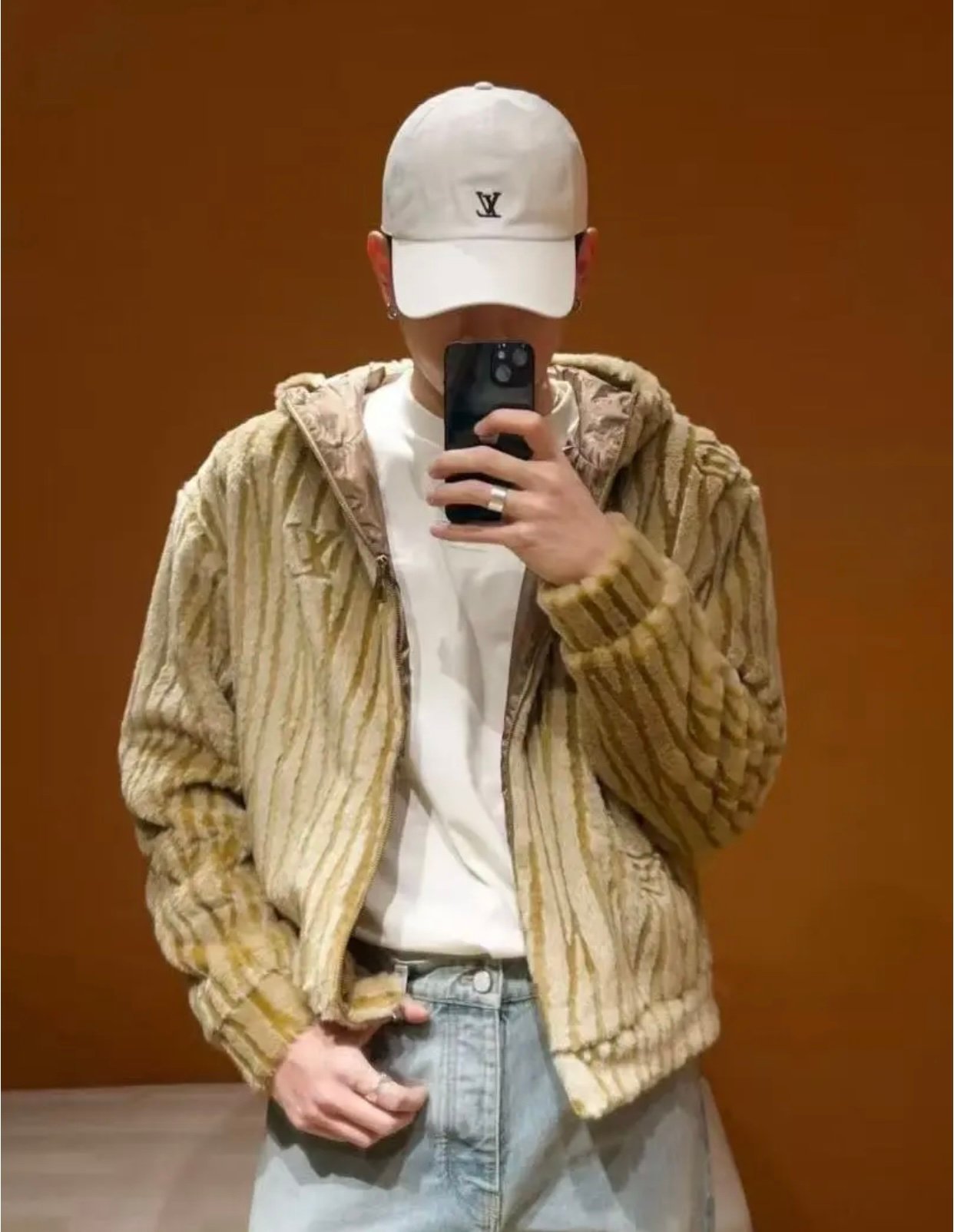 Louis Vuitton Down Hoodie Jacket 112803 - Image 9