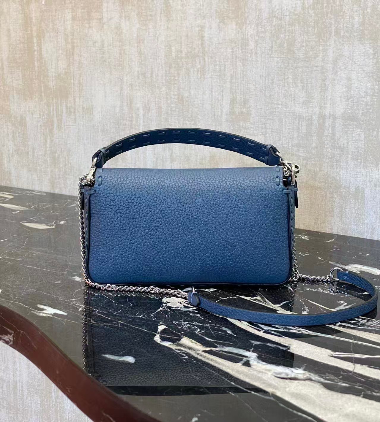 Fendi Baguette mini handbag L112701 - Image 14