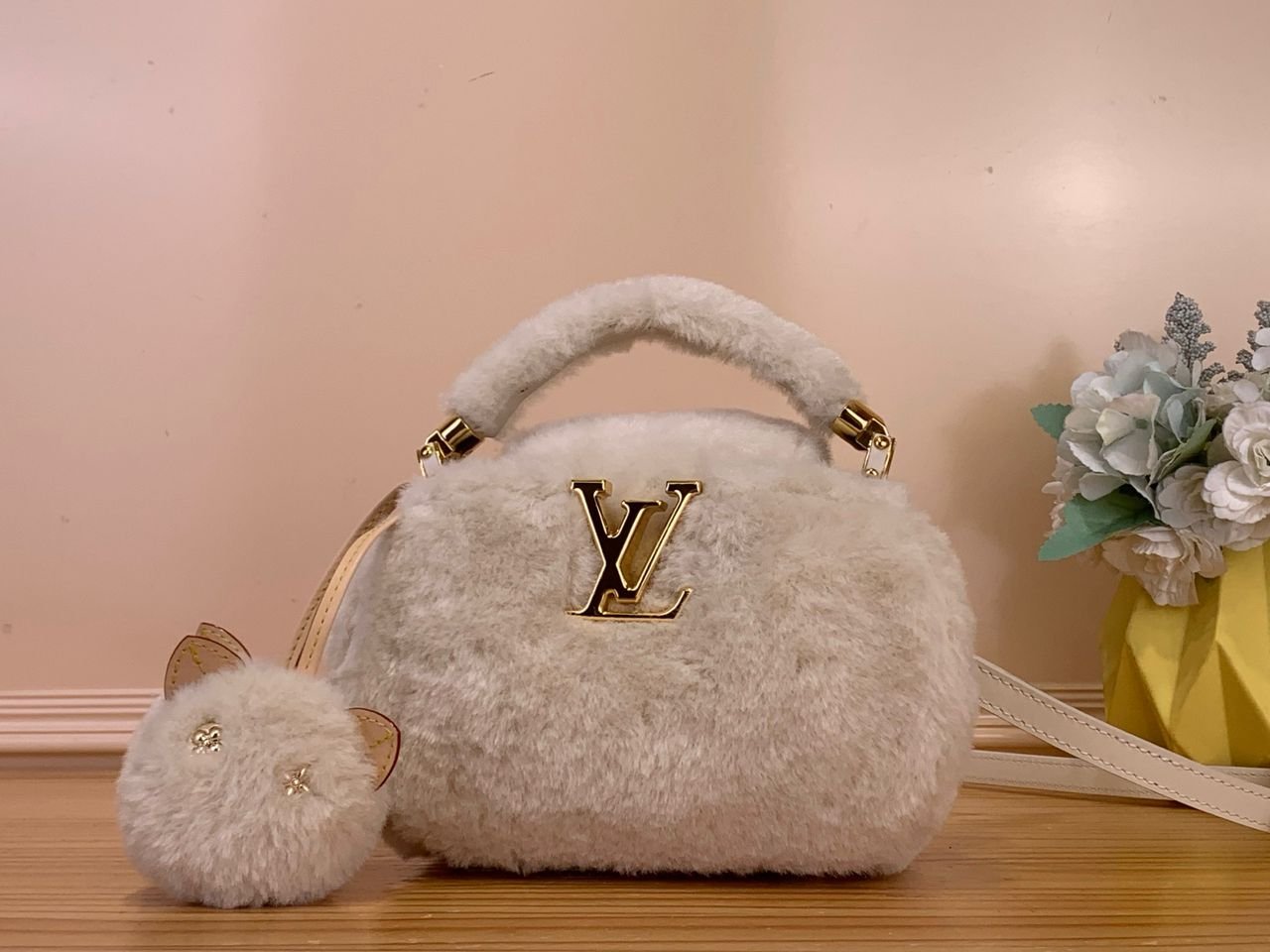 Louis Vuitton Capusnow Capucines - Handbags L122506