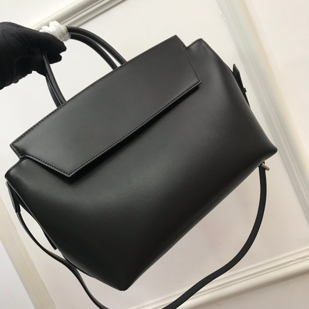Burberry handbag L120204 - Image 4