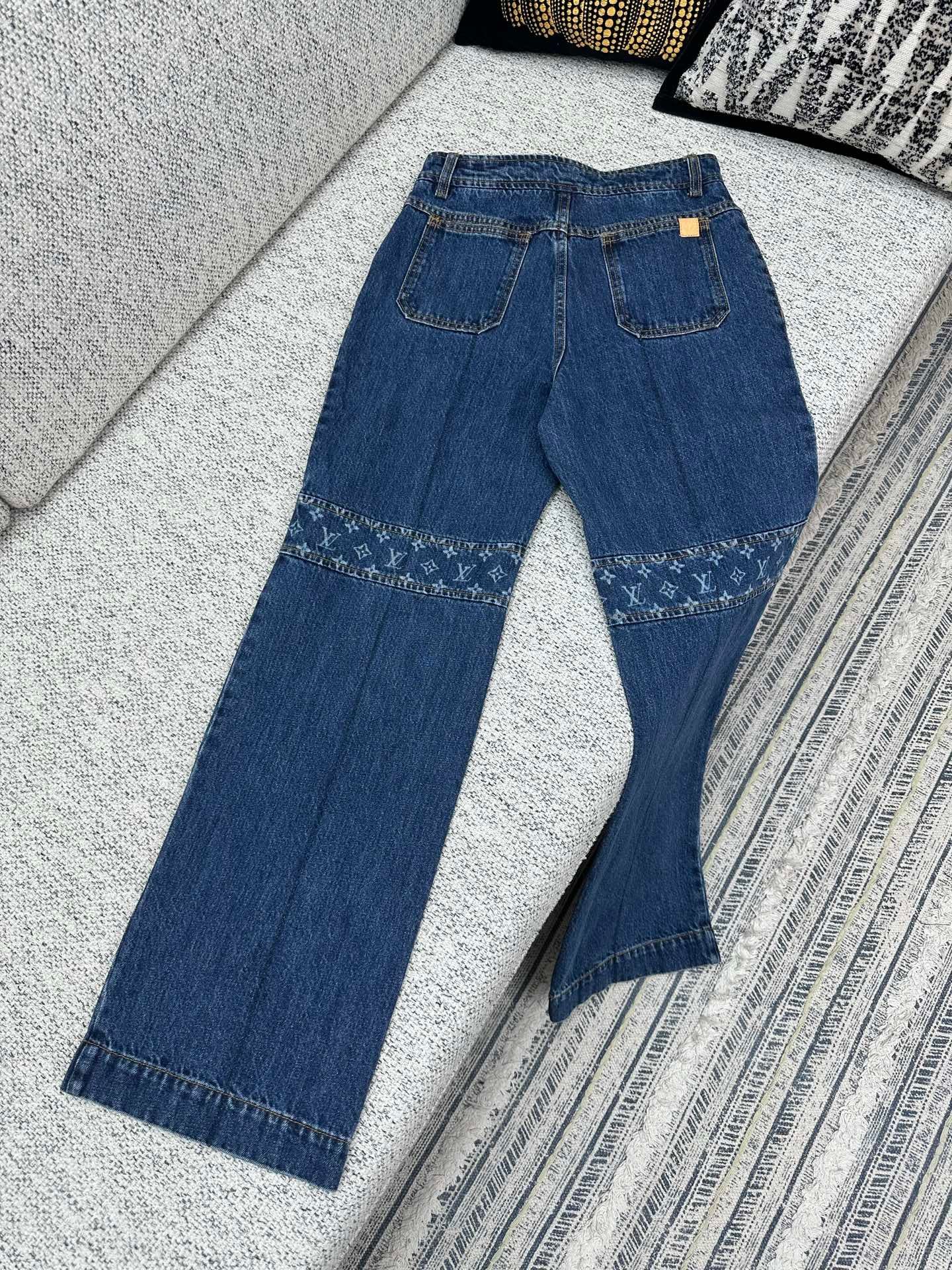 LV Detailed Original Color Jeans 120203 - Image 3