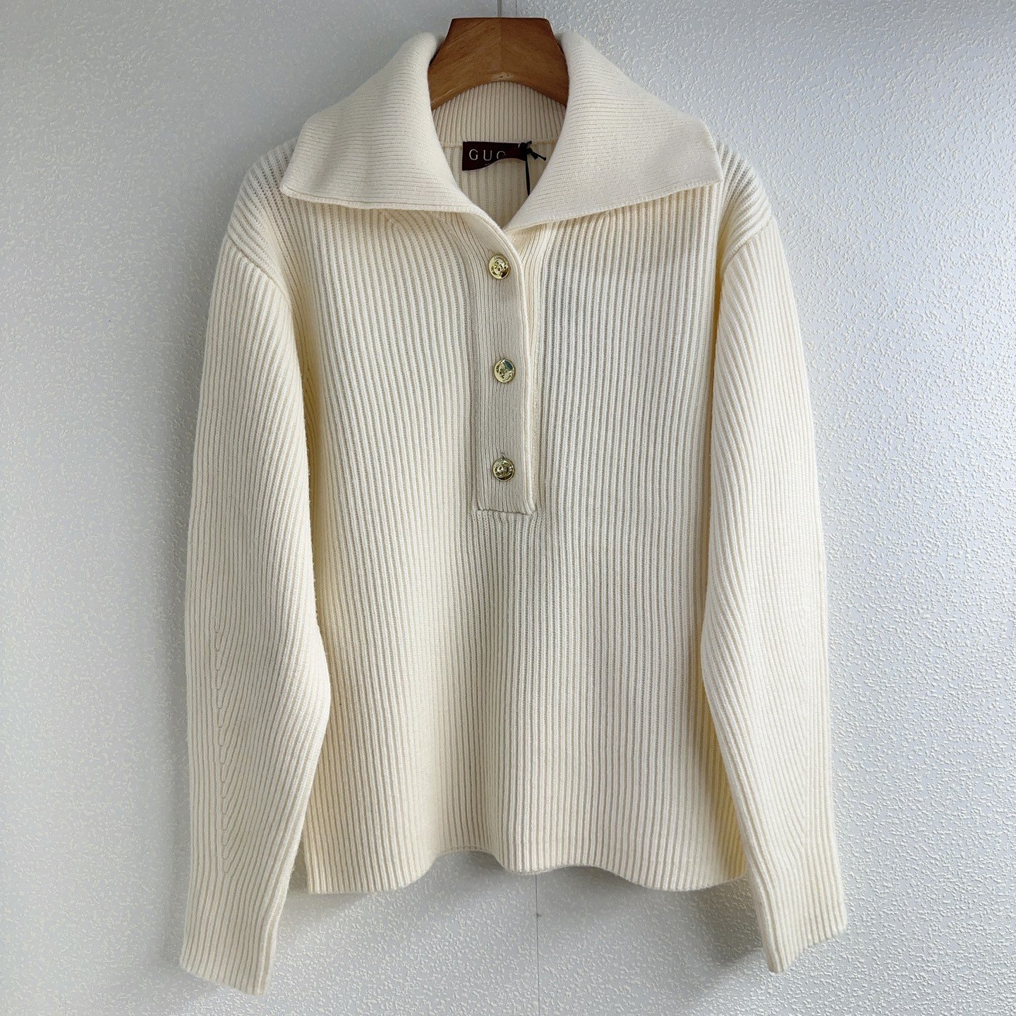 GUCCI Knitted Half-Closed Blouse D120303