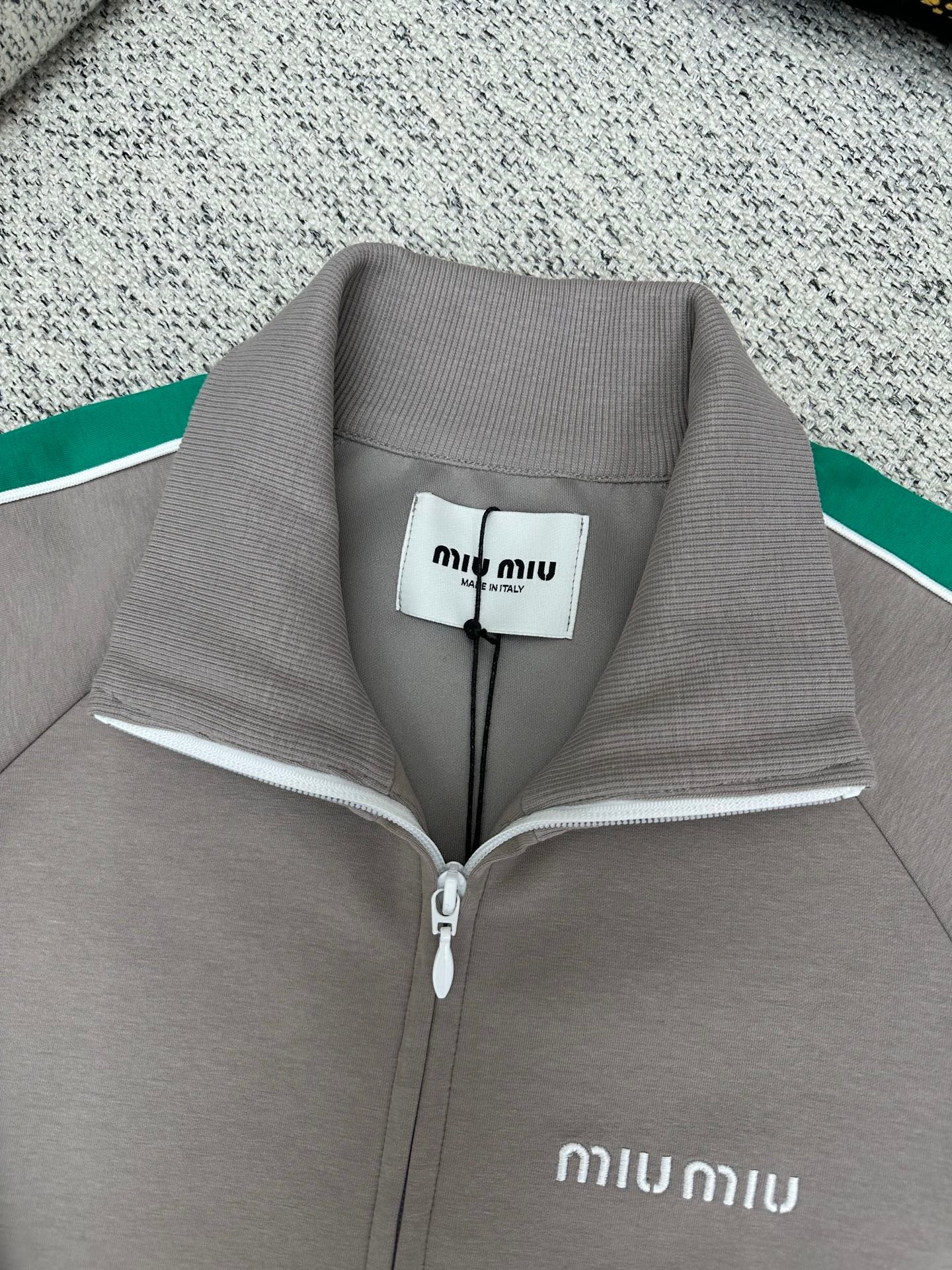 Miumiu multi-color technology yarn zipper sports shirt hoodie D120401 - Image 4