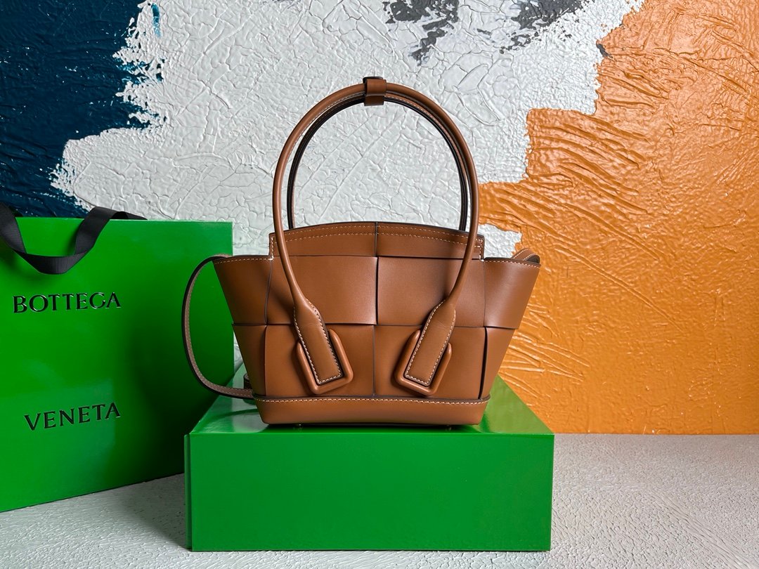 Bottega Veneta Intrecciato Arco Mini - Handle Bags L121107 - Image 3