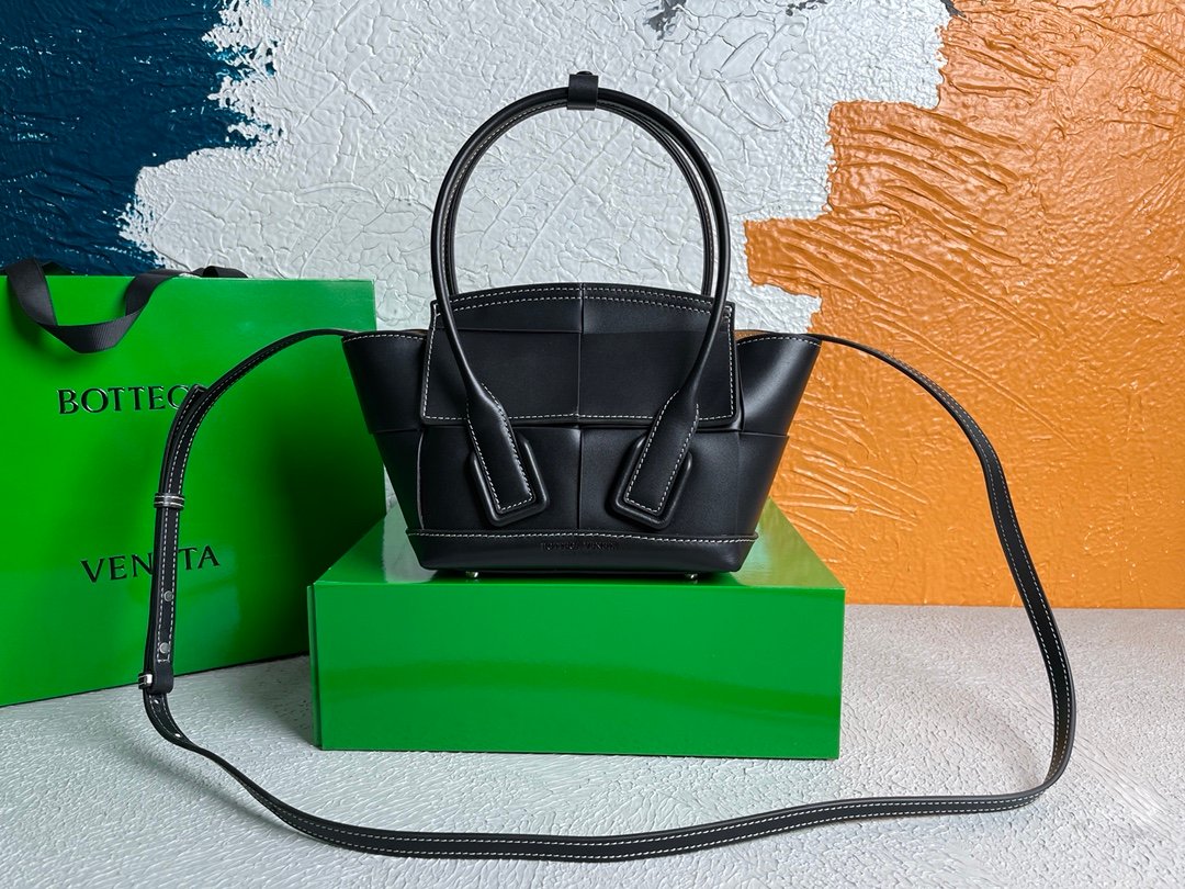 Bottega Veneta Intrecciato Arco Mini - Handle Bags L121107 - Image 5