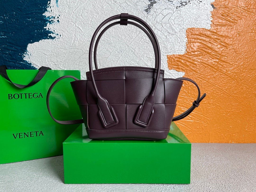 Bottega Veneta Intrecciato Arco Mini - Handle Bags L121107 - Image 9
