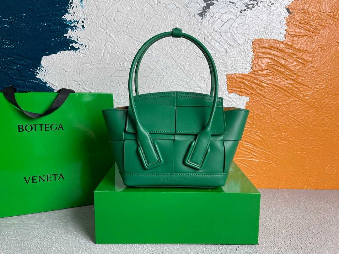 Bottega Veneta Intrecciato Arco Mini - Handle Bags L121107 - Image 12