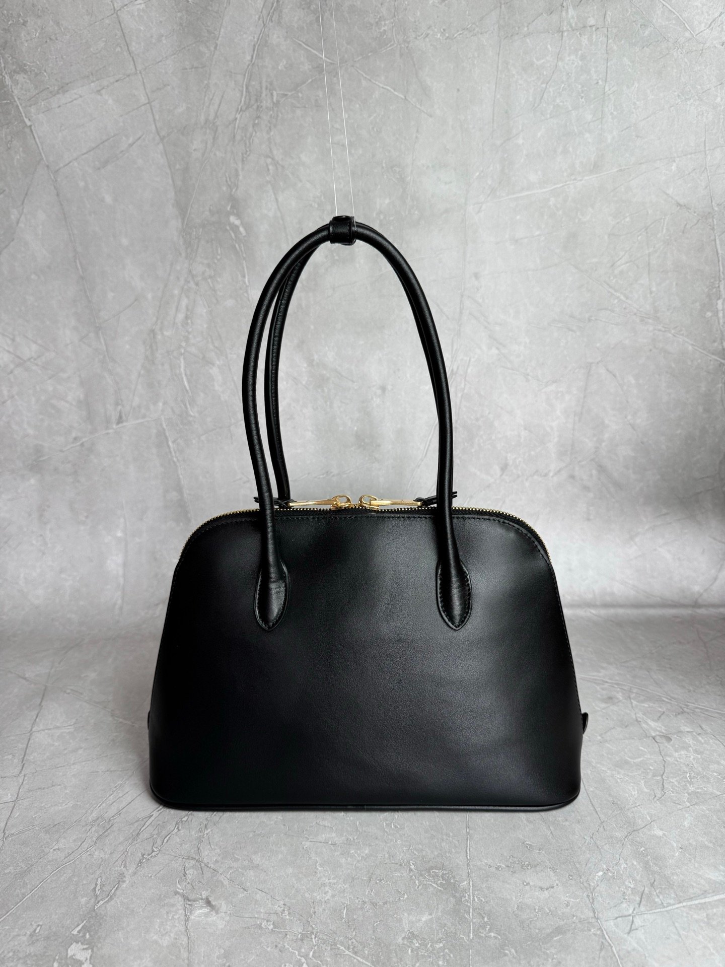 Miu Miu Logo Embossed Top Handle Tote Bag L121108 - Image 3