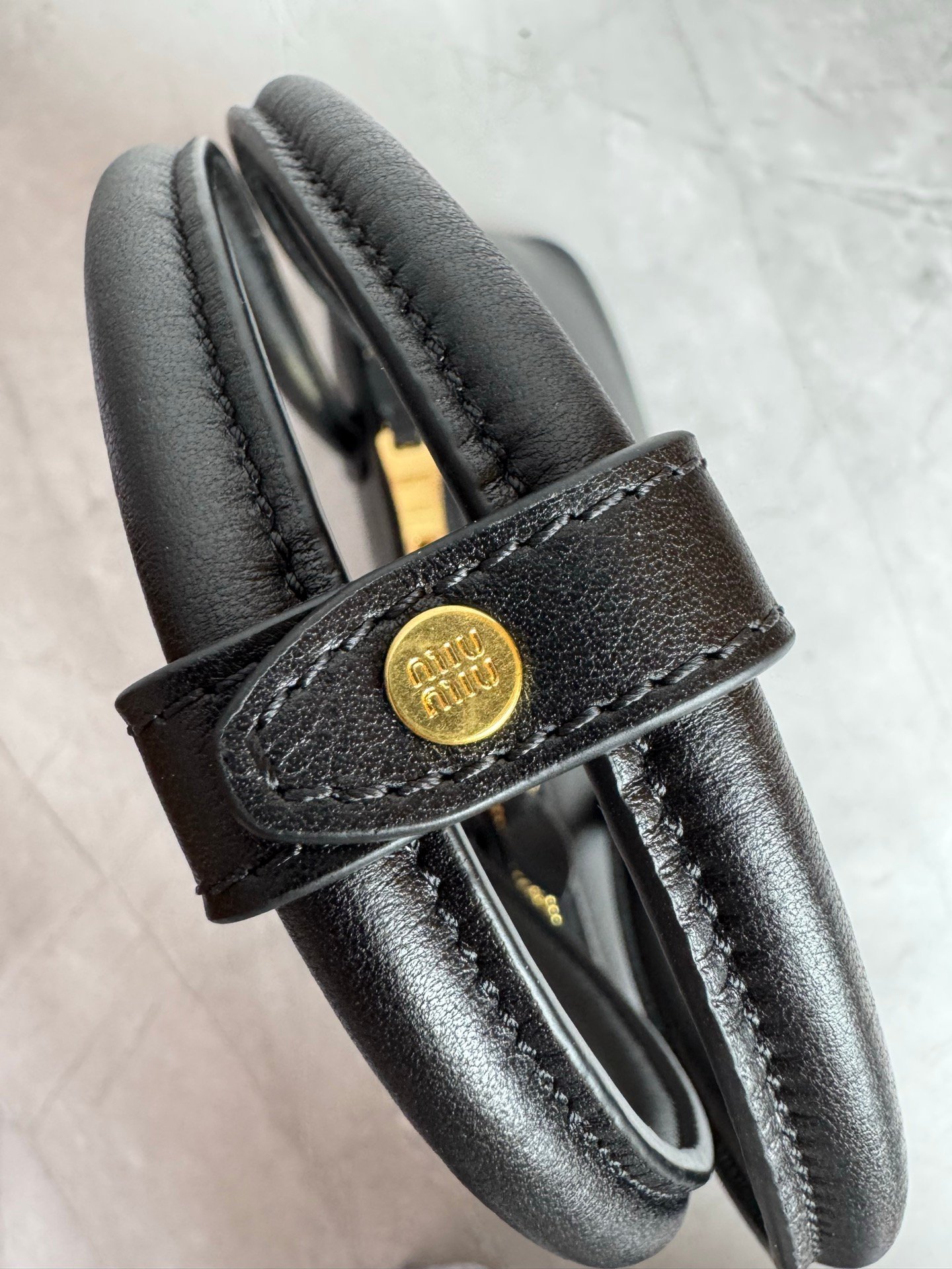 Miu Miu Logo Embossed Top Handle Tote Bag L121108 - Image 6