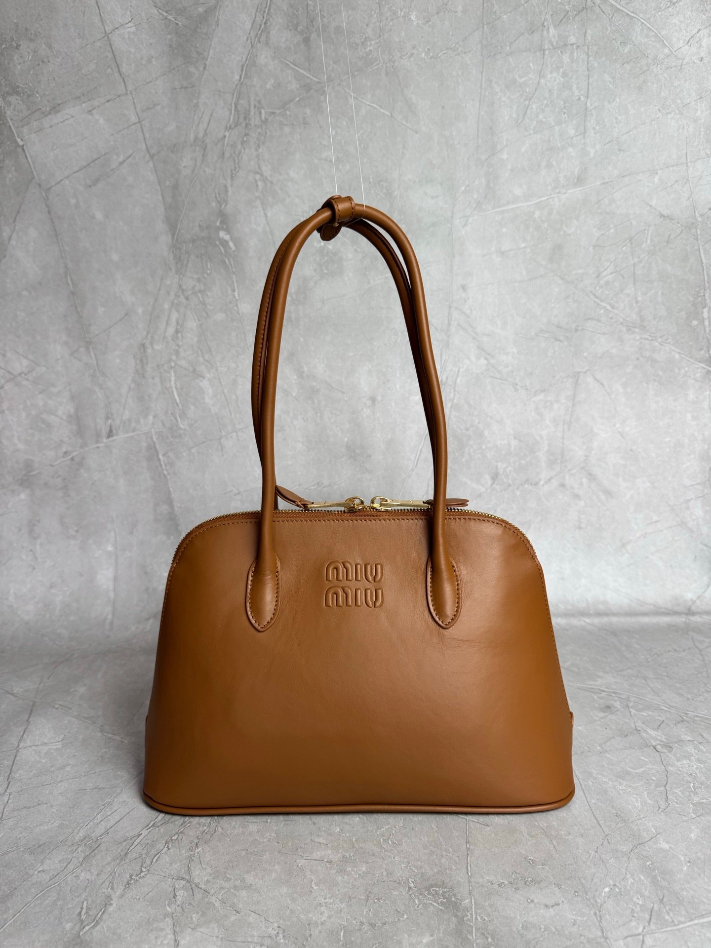 Miu Miu Logo Embossed Top Handle Tote Bag L121108 - Image 8