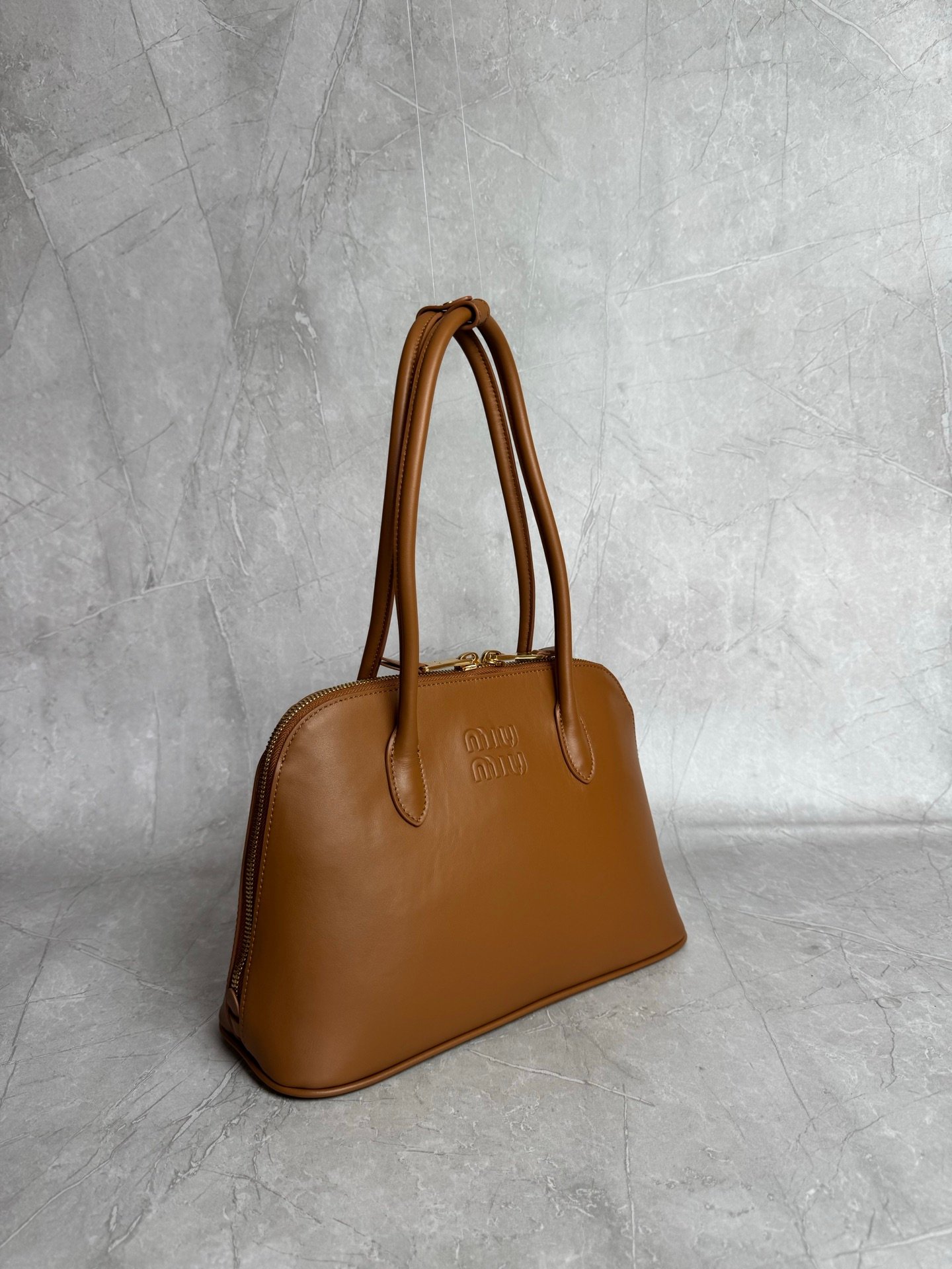 Miu Miu Logo Embossed Top Handle Tote Bag L121108 - Image 10
