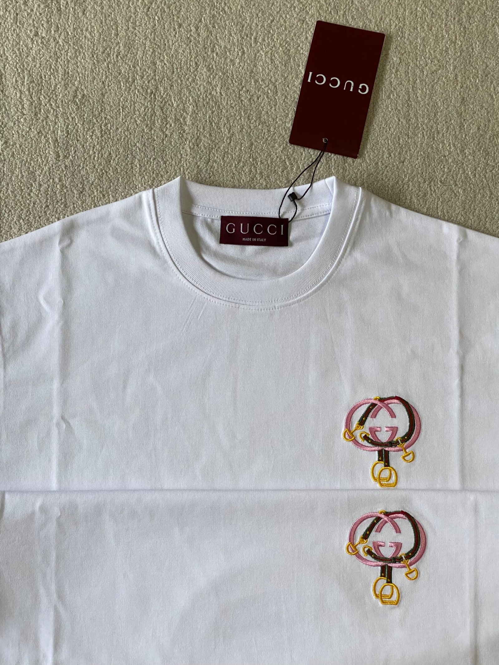 GUCCI horseshoe buckle embroidered round-neck short-sleeved shirt D121204 - Image 3