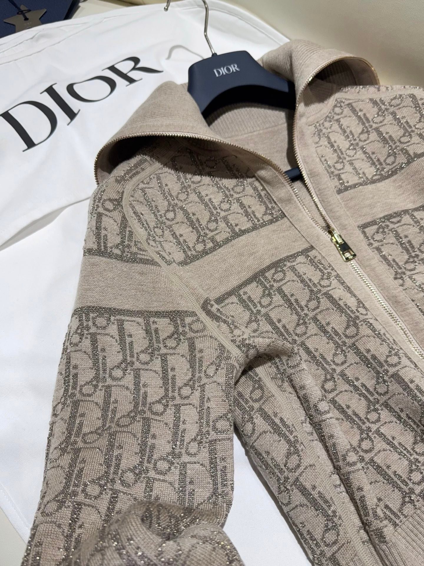 100% cashmere Dior set D121503 - Image 4