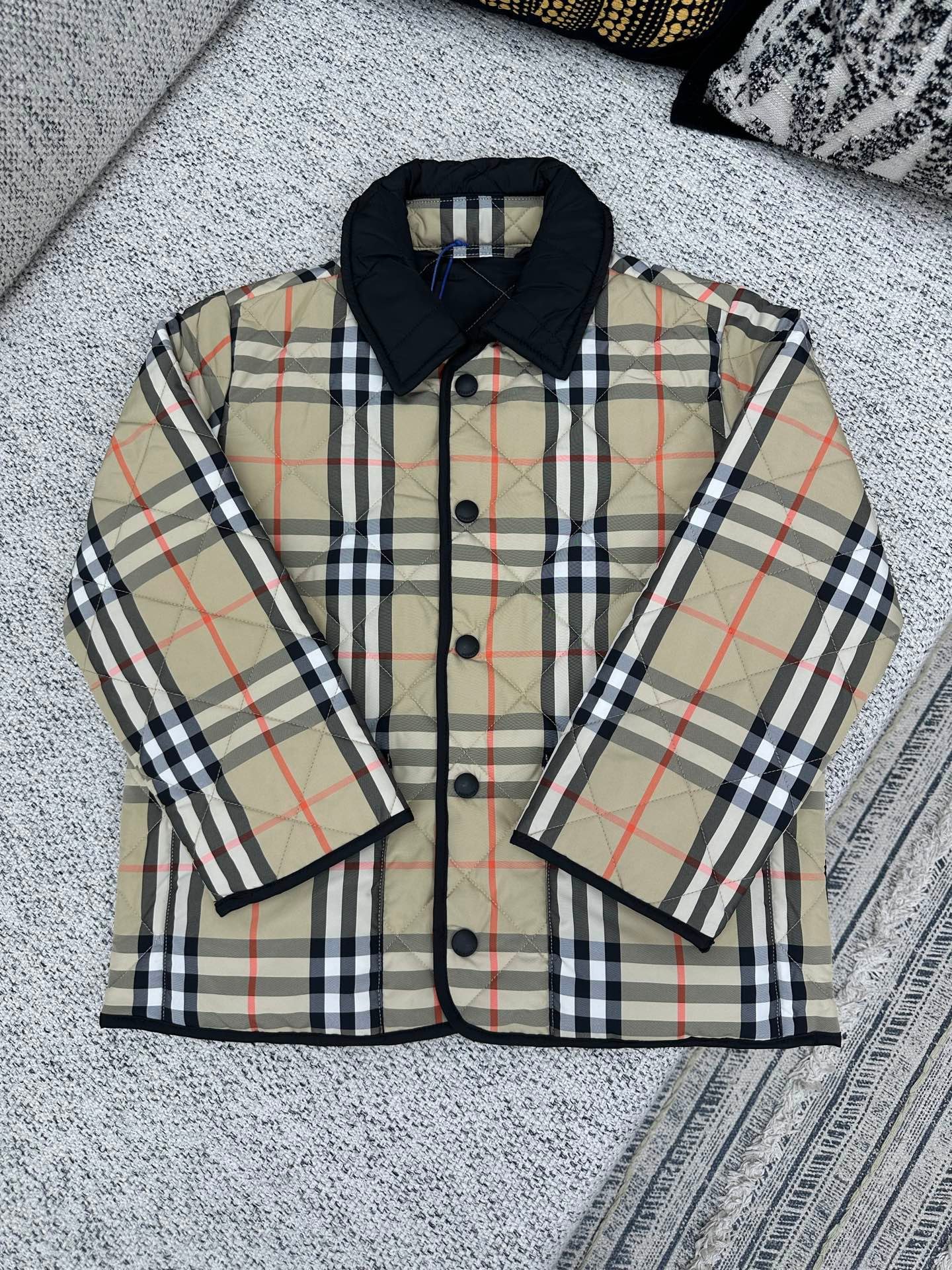 Burberry check-patterned quilted nylon barn jacket 121604