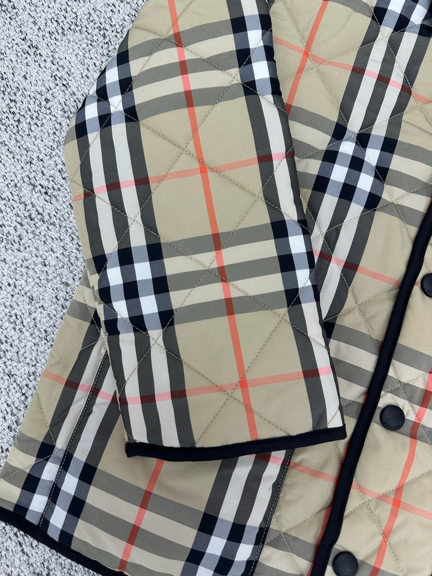 Burberry check-patterned quilted nylon barn jacket 121604 - Image 6