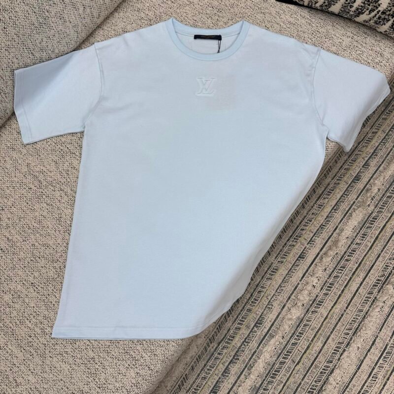 Louis Vuitton Embossed LV T-Shirt 121607