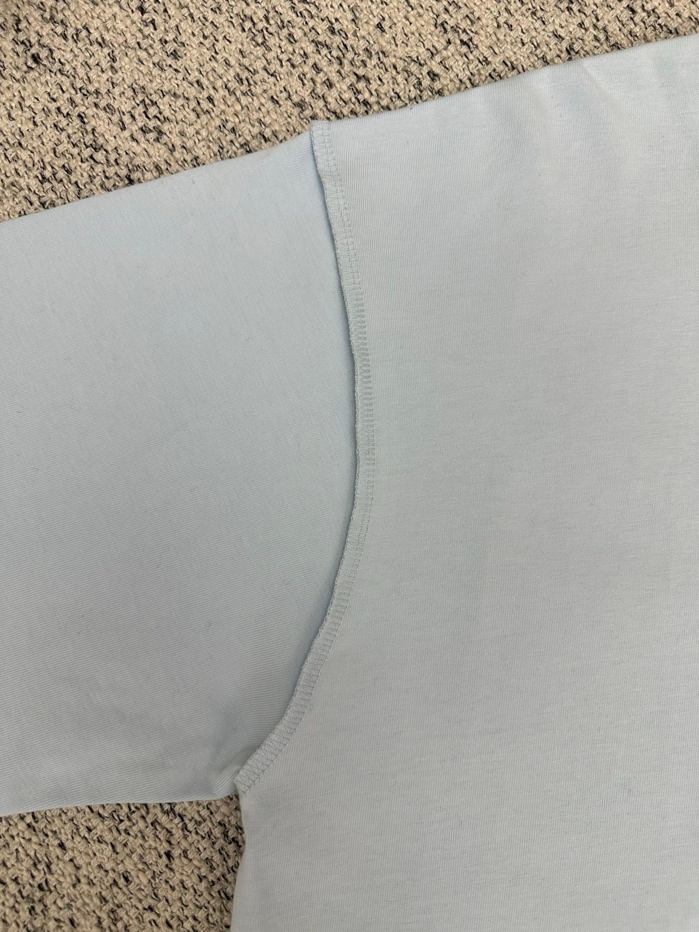 Louis Vuitton Embossed LV T-Shirt 121607 - Image 5