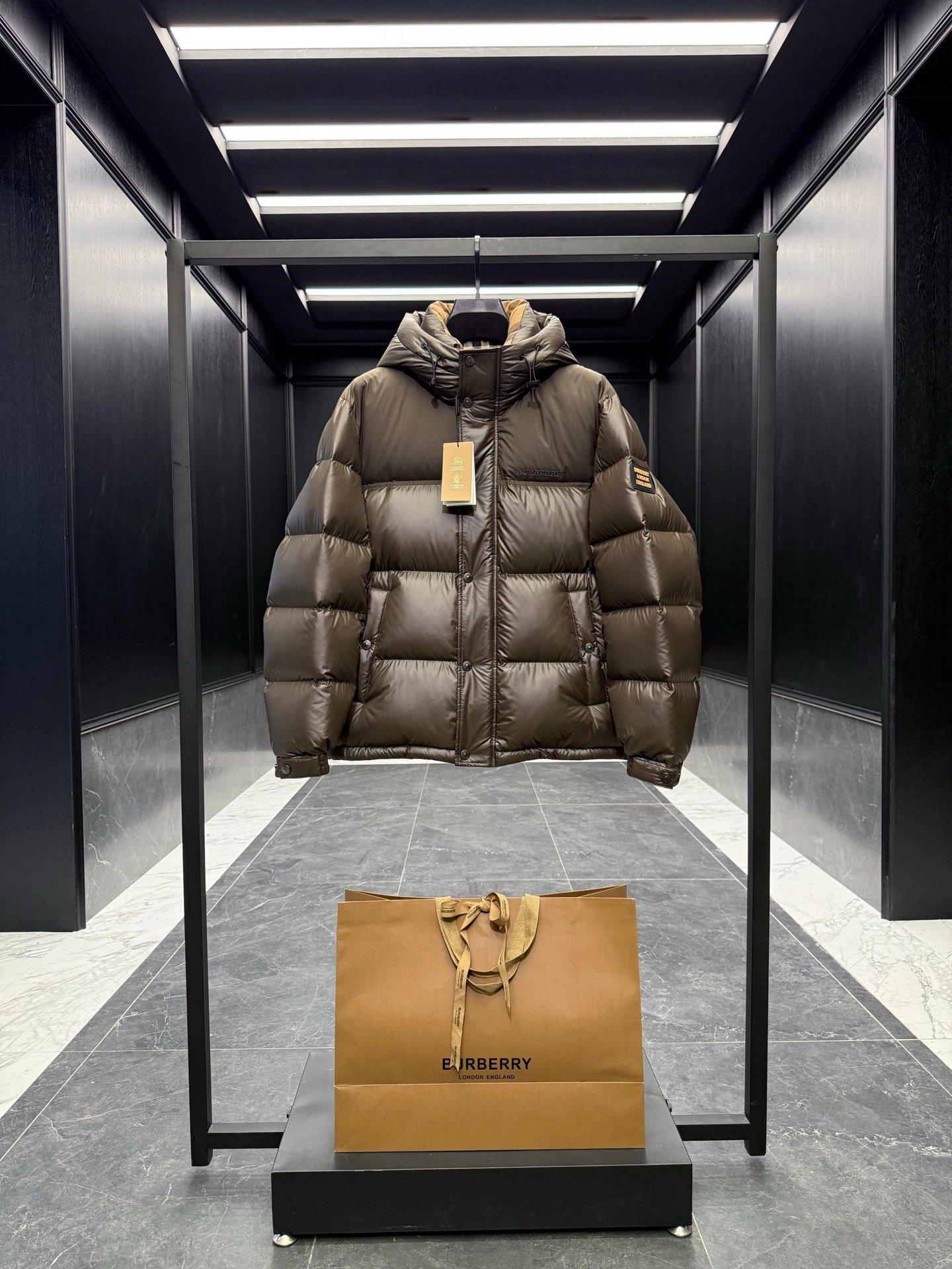 Burberry down jacket 121608 - Image 2