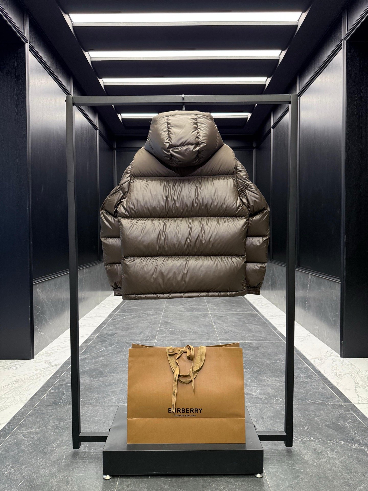 Burberry down jacket 121608 - Image 4
