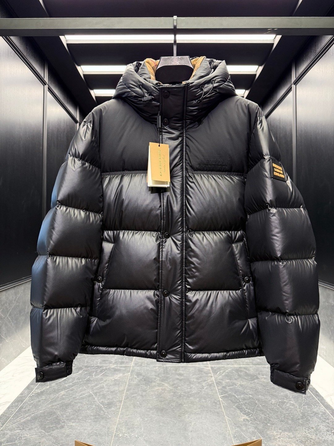 Burberry down jacket 121608 - Image 7