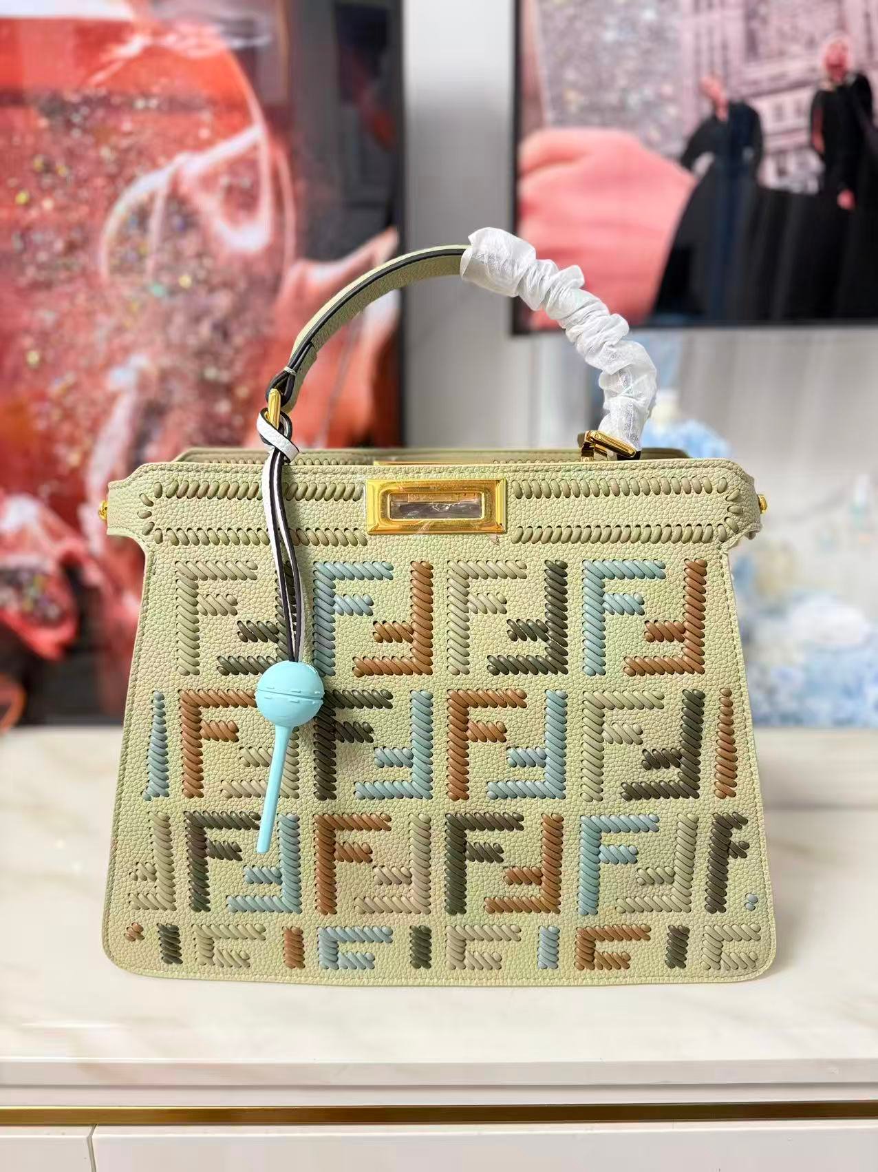 Fendi Peekaboo ISeeU Small Cuoio Romano leather L121707 - Image 2