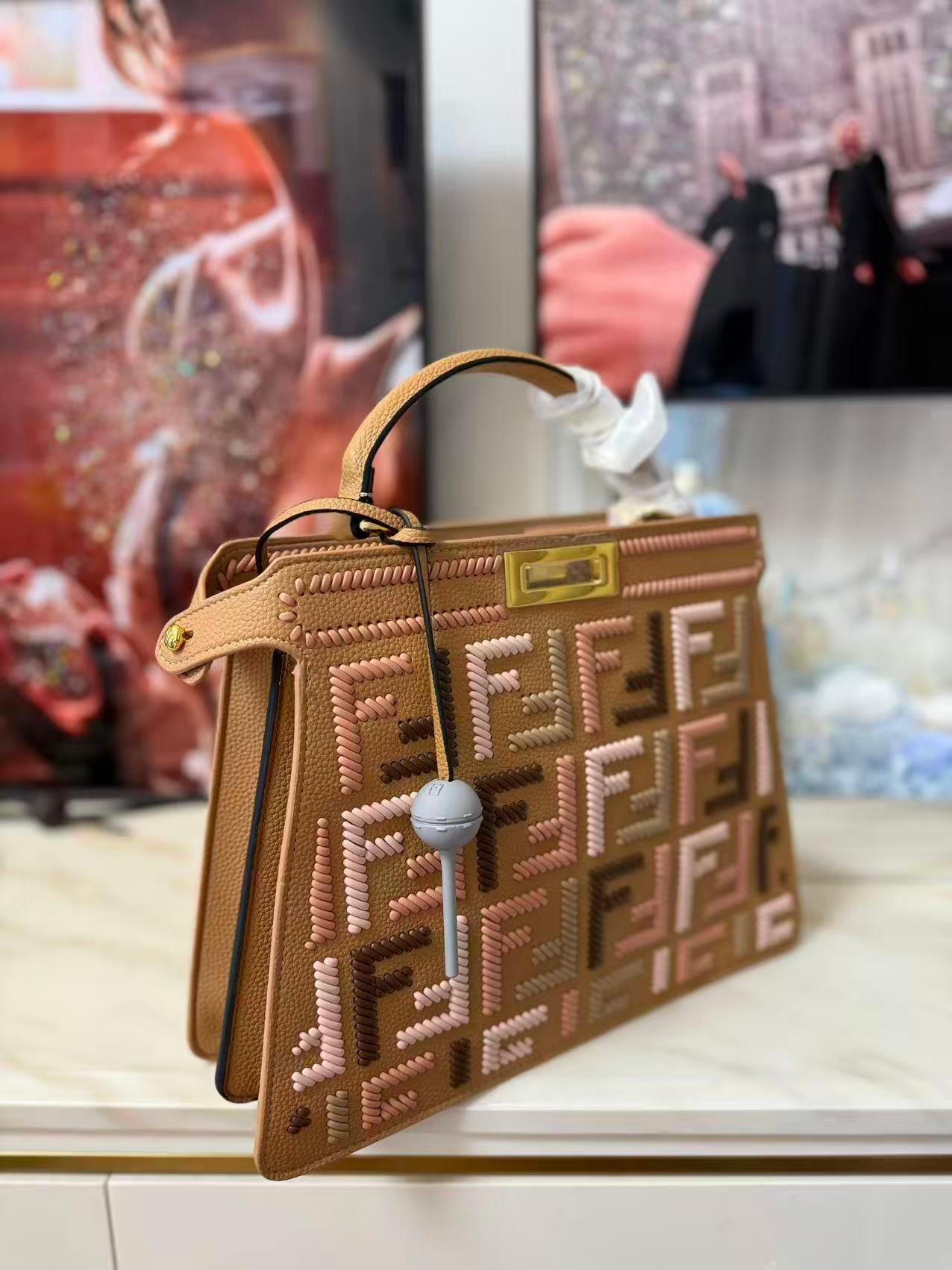 Fendi Peekaboo ISeeU Small Cuoio Romano leather L121707 - Image 6