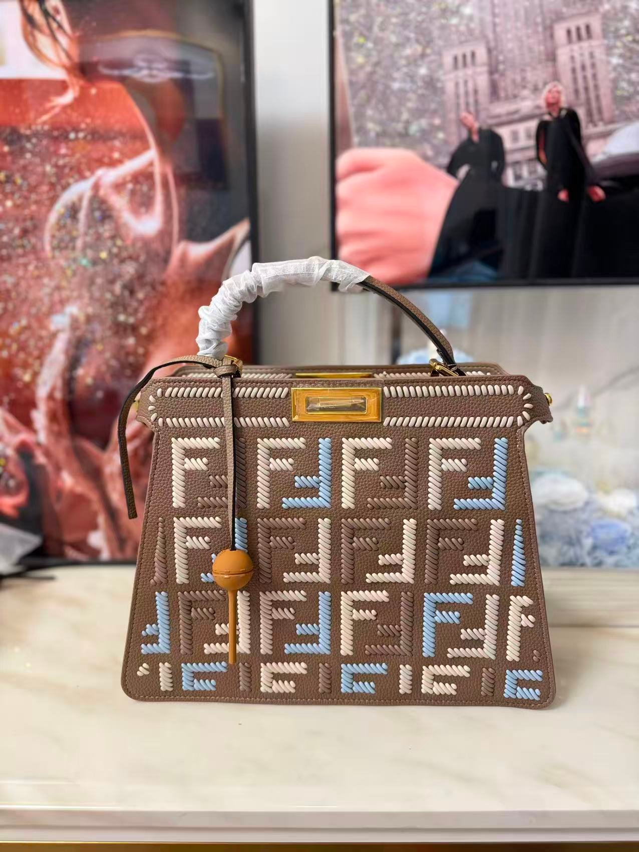 Fendi Peekaboo ISeeU Small Cuoio Romano leather L121707 - Image 14