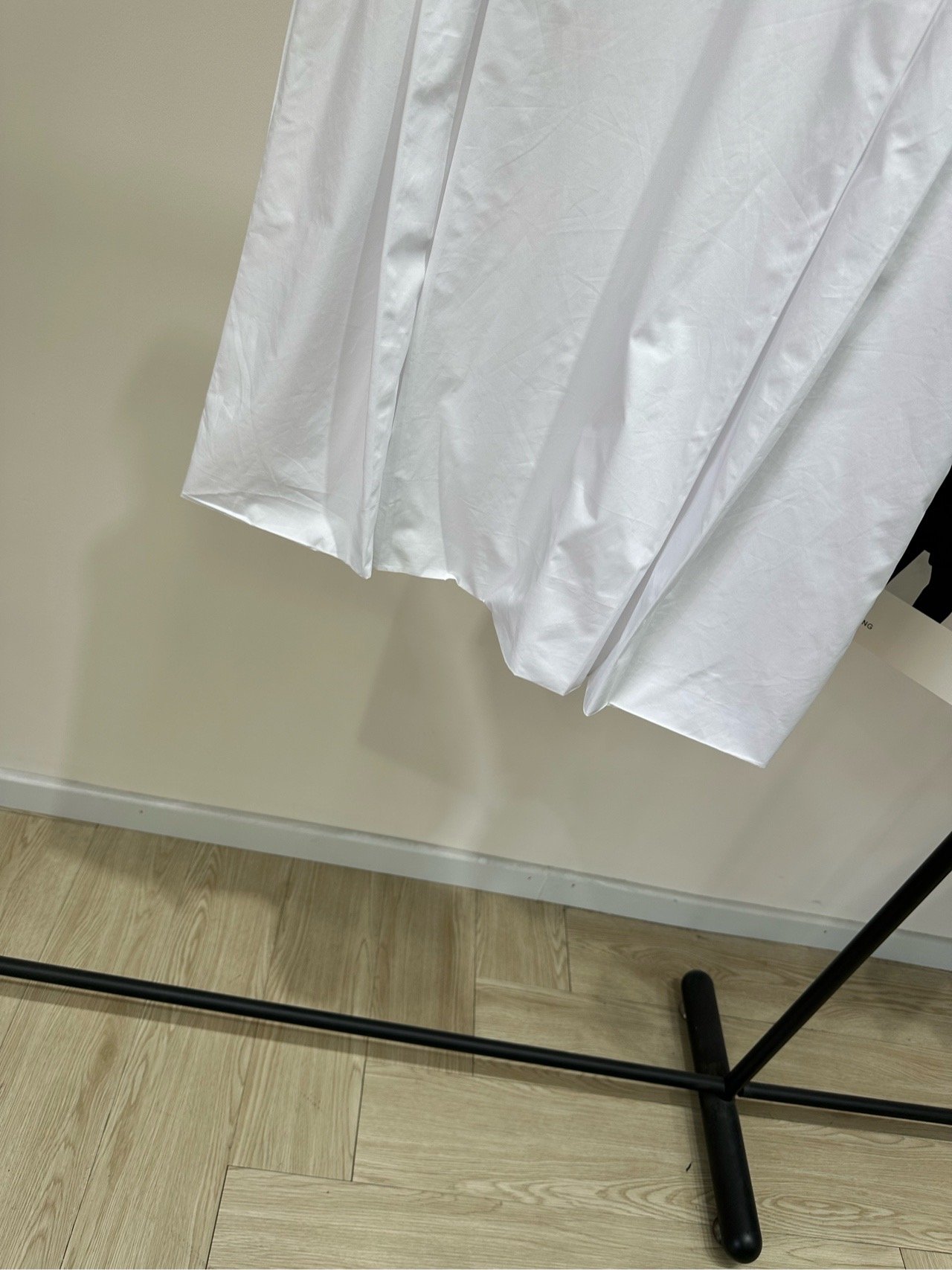 Miumiu white pleated sleeveless blouse D121903 - Image 5