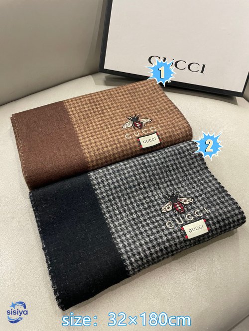 Gucci wool scarf featuring L121905