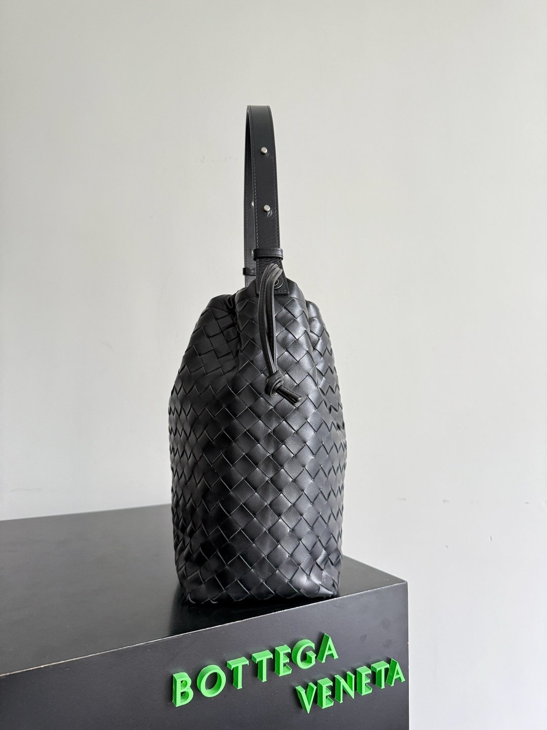 BV Woven Leather Bag L122203 - Image 3