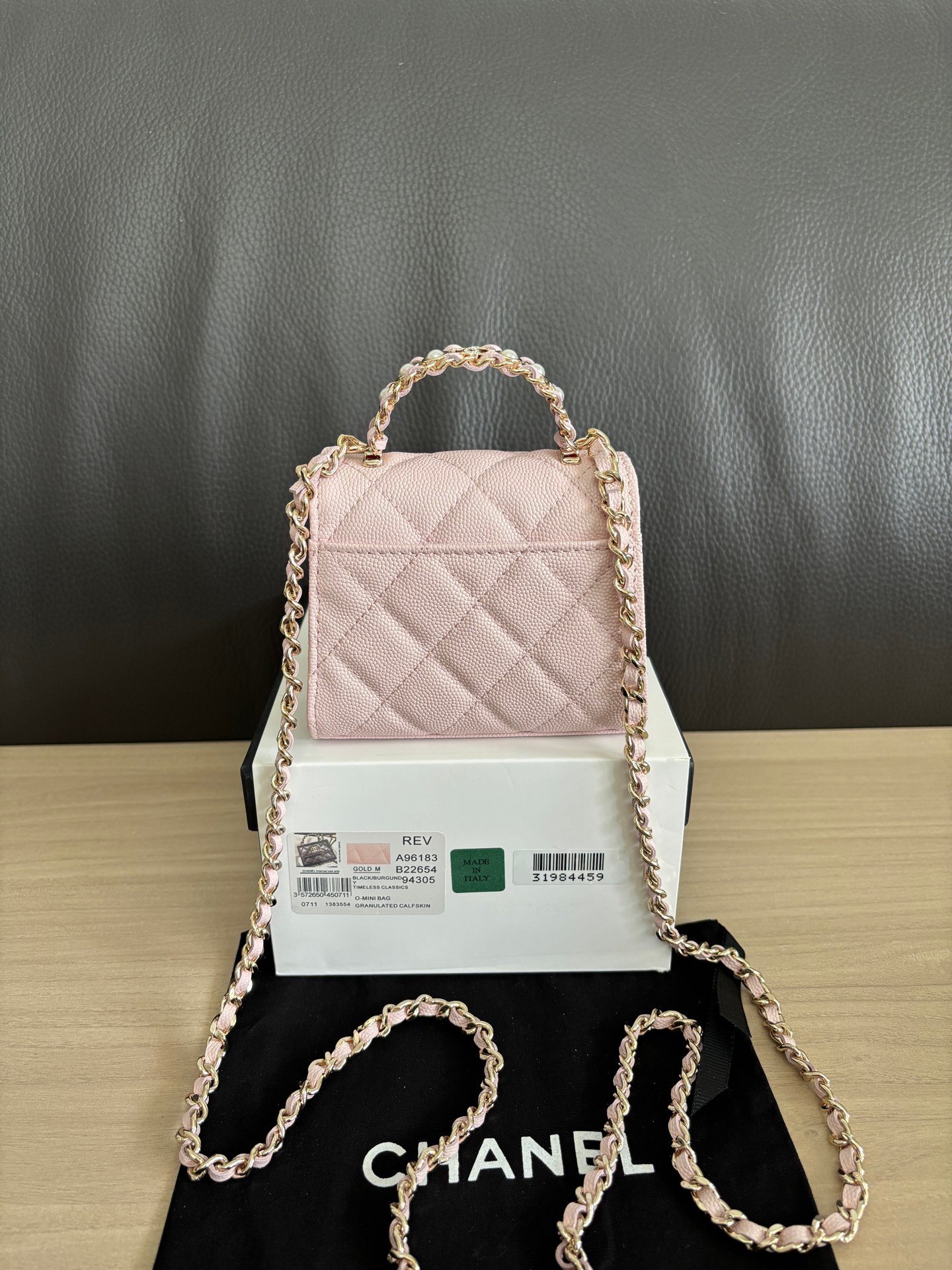 Chanel Matelasse Handbag L122207 - Image 6