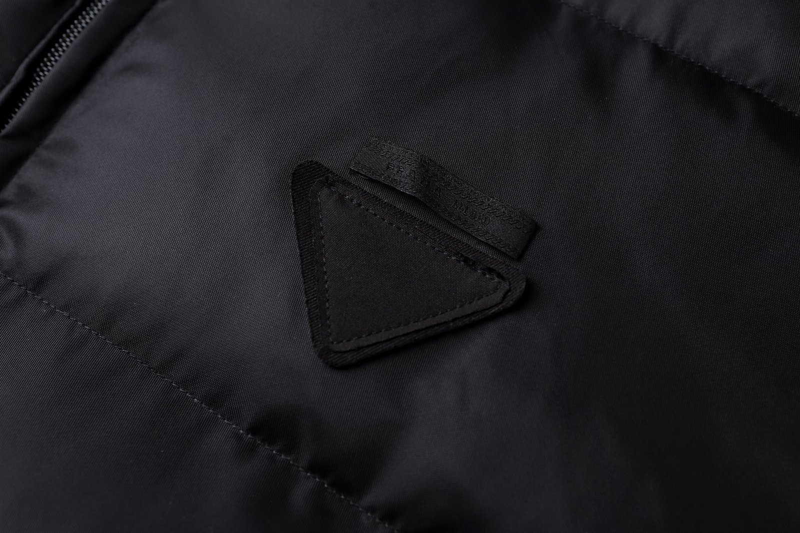 PRADA Standing Collar Solid Color Zippered Long-Sleeved Down Jacket 122402 - Image 4
