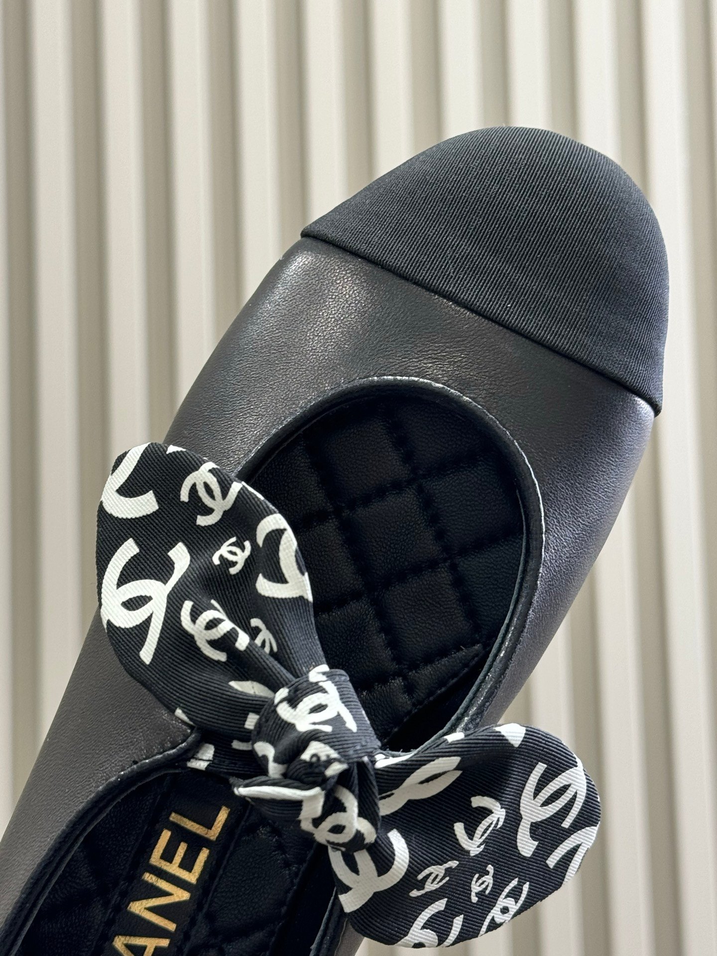 Chanel Mary janes - Lambskin L122405 - Image 9