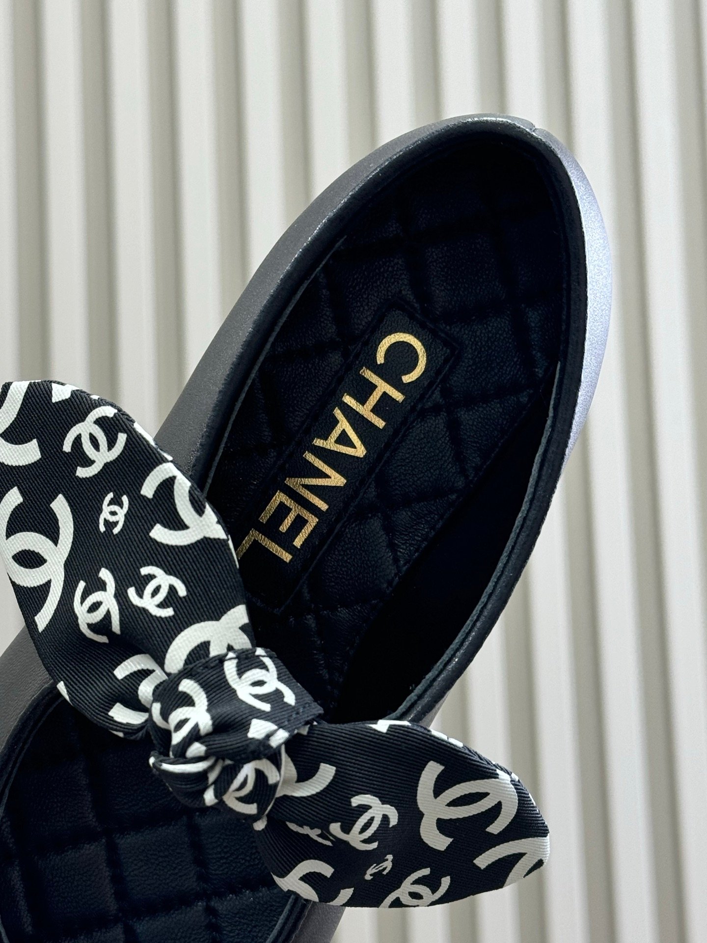 Chanel Mary janes - Lambskin L122405 - Image 10