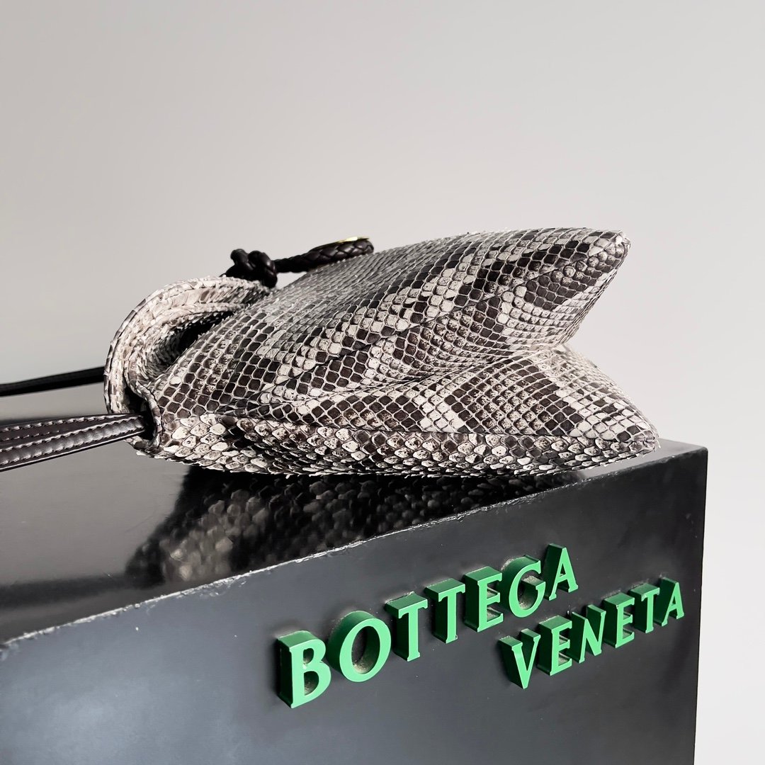 BOTTEGA VENETA lady's crossbody bag L122603 - Image 3