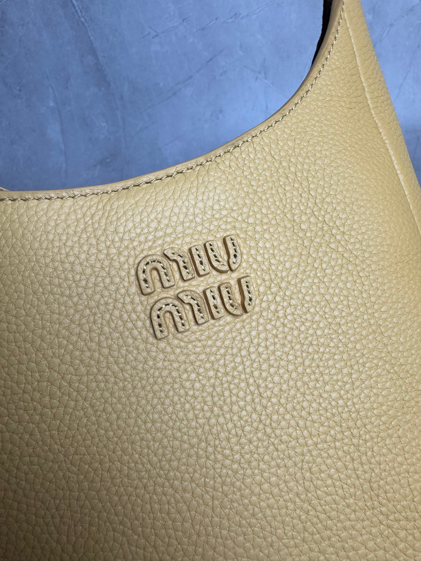 Miu Miu leather bucket bag L122607 - Image 7
