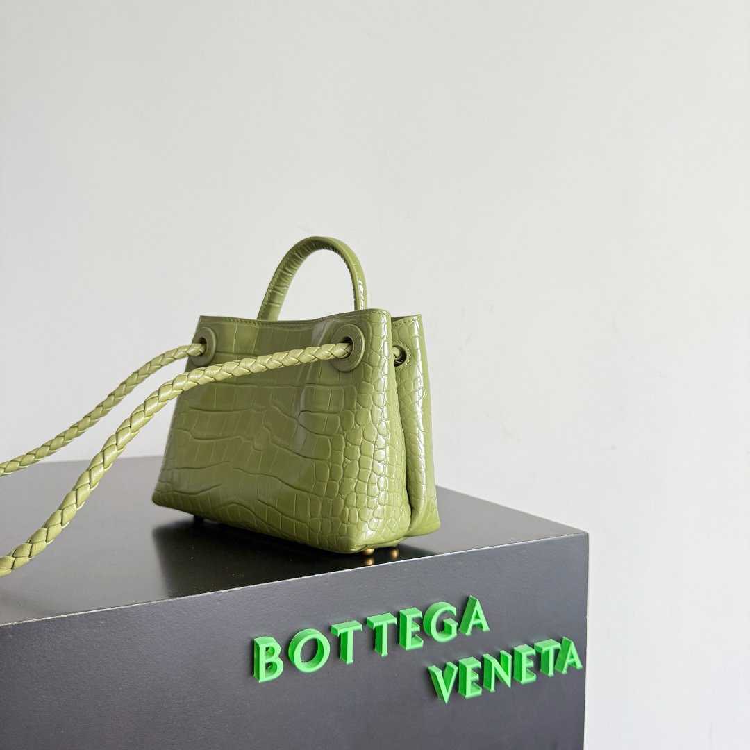 Bottga Tote Capacity Luxury Bags L122703 - Image 3