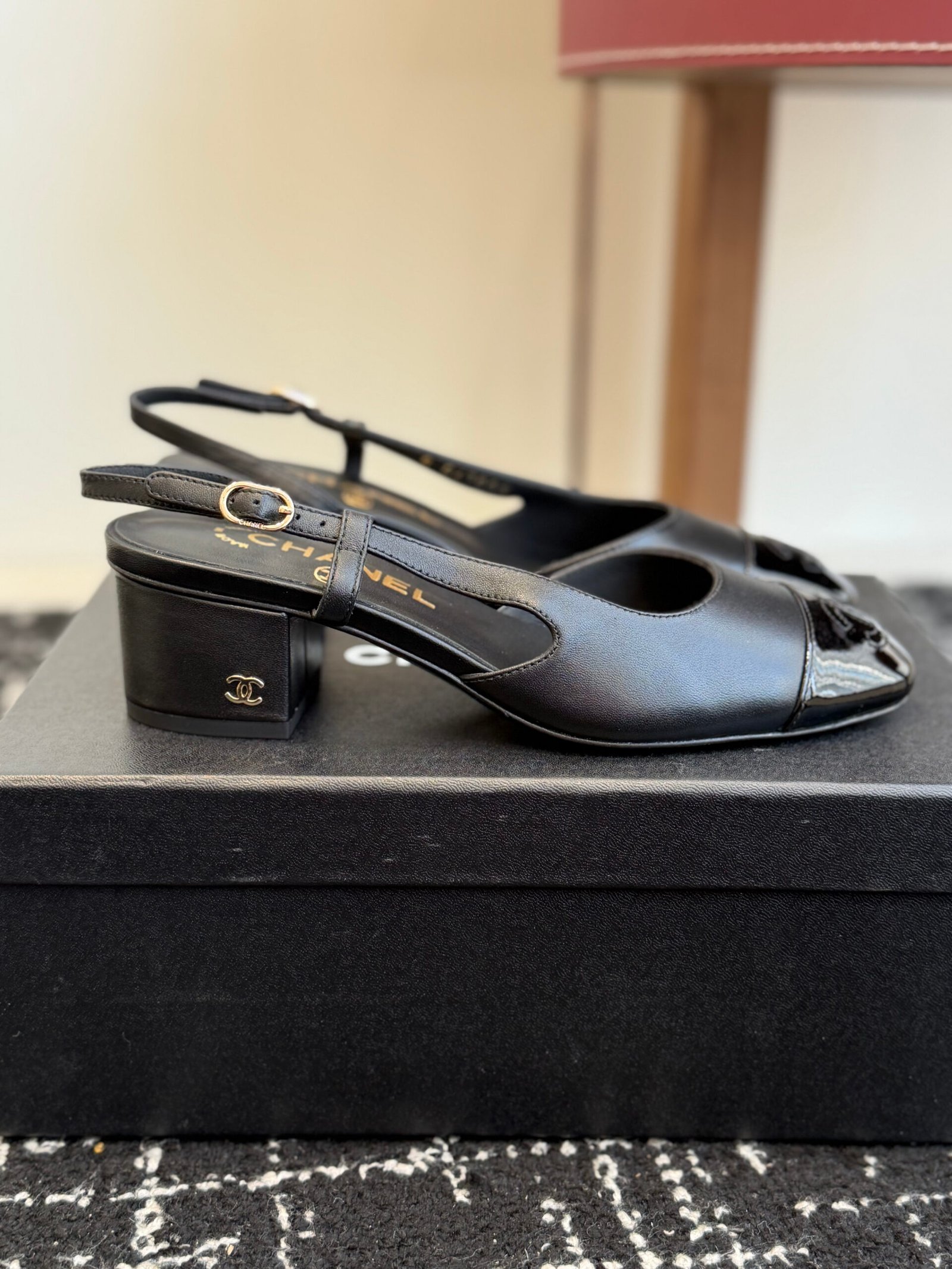CHANEL Sandals L123001 - Image 3